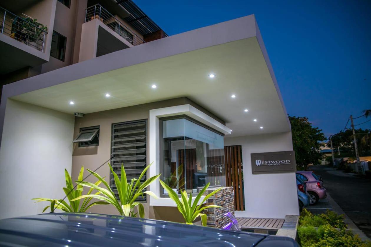 Entire Luxury 3 BR condo for rent - Flic-en-Flac - Close to Beach view 5