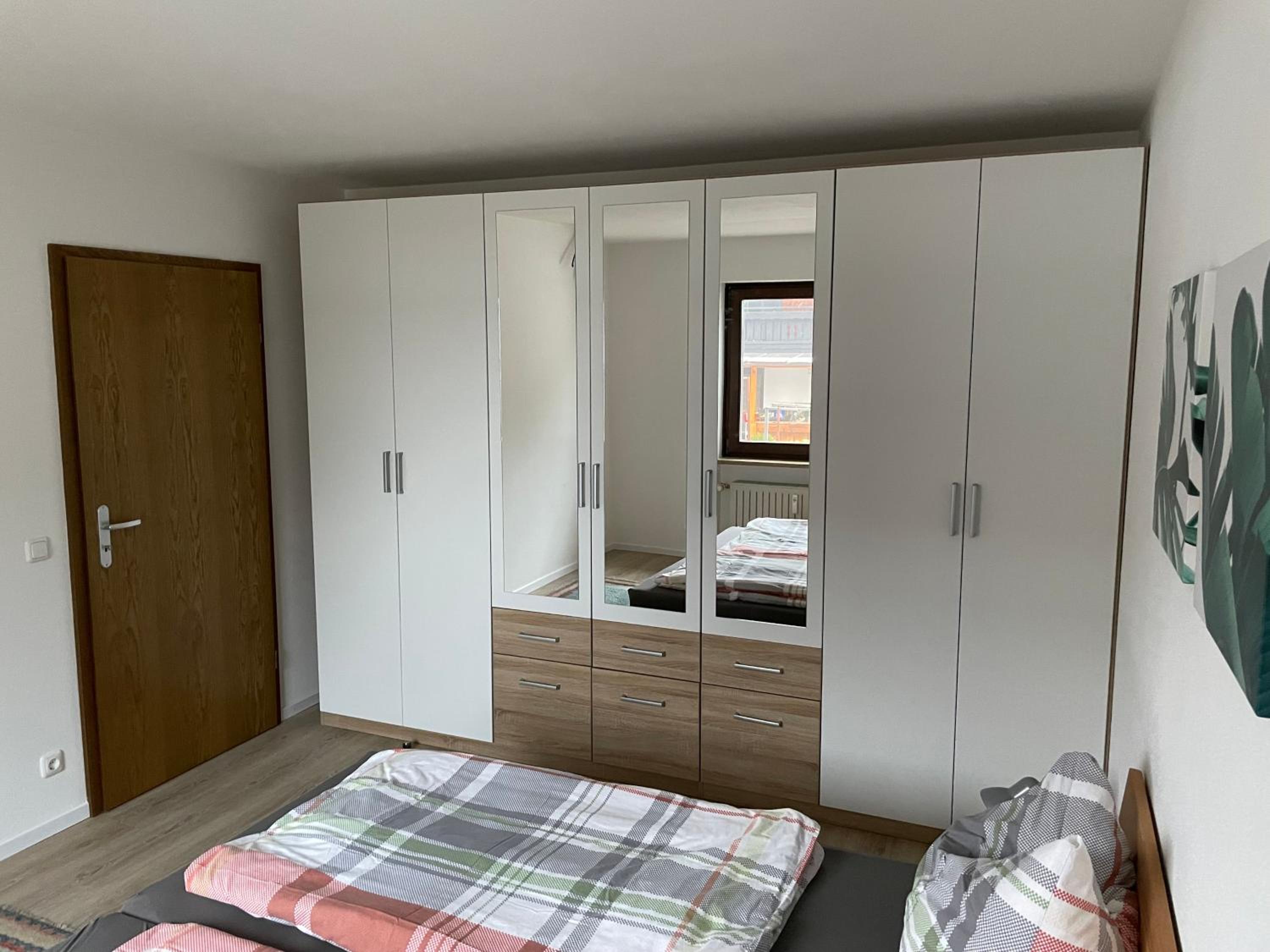 Großzügiges Domizil, 90qm, mit Terrasse, Garten, Infrarotkabine und Garage