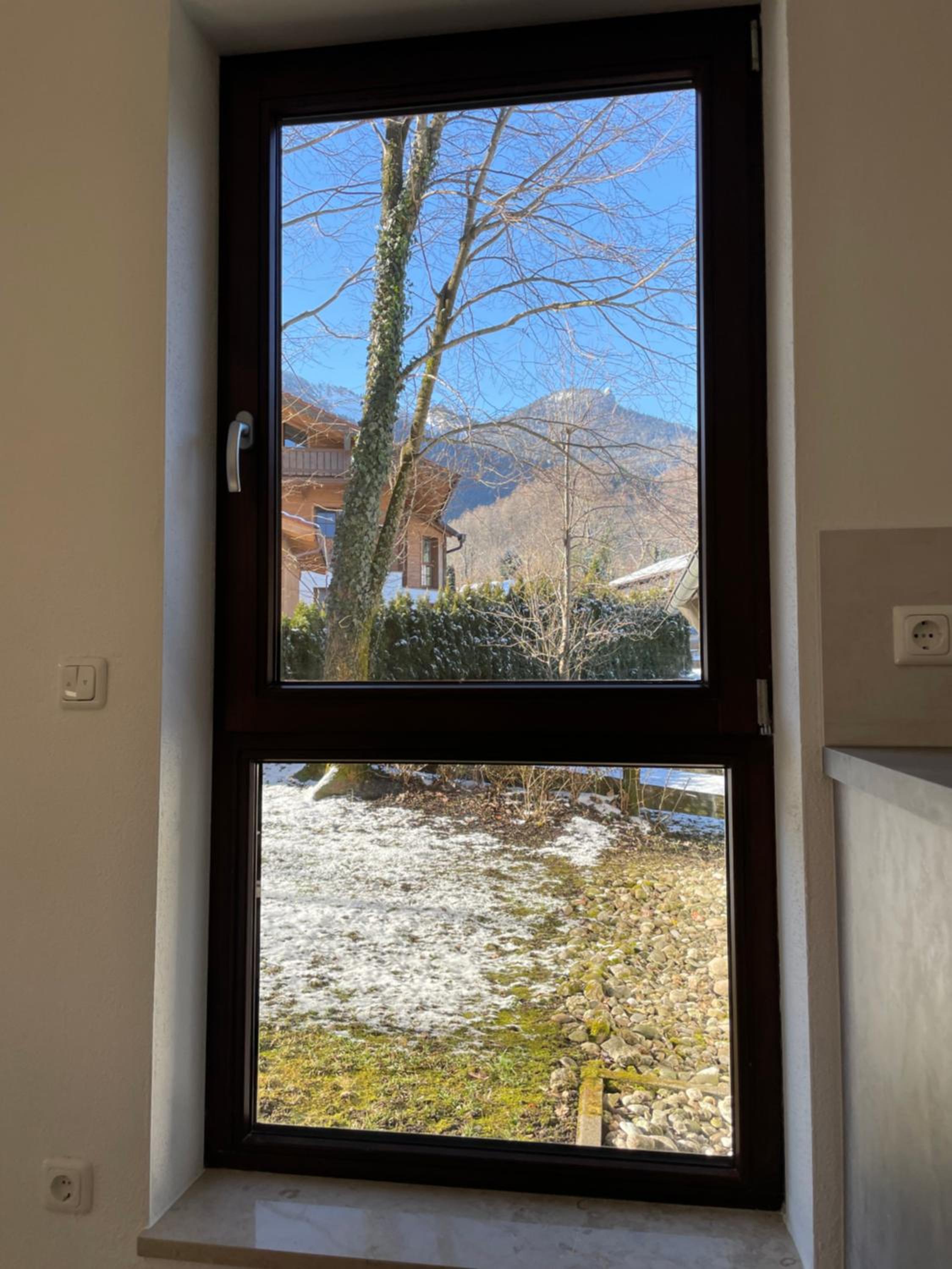 Großzügiges Domizil, 90qm, mit Terrasse, Garten, Infrarotkabine und Garage