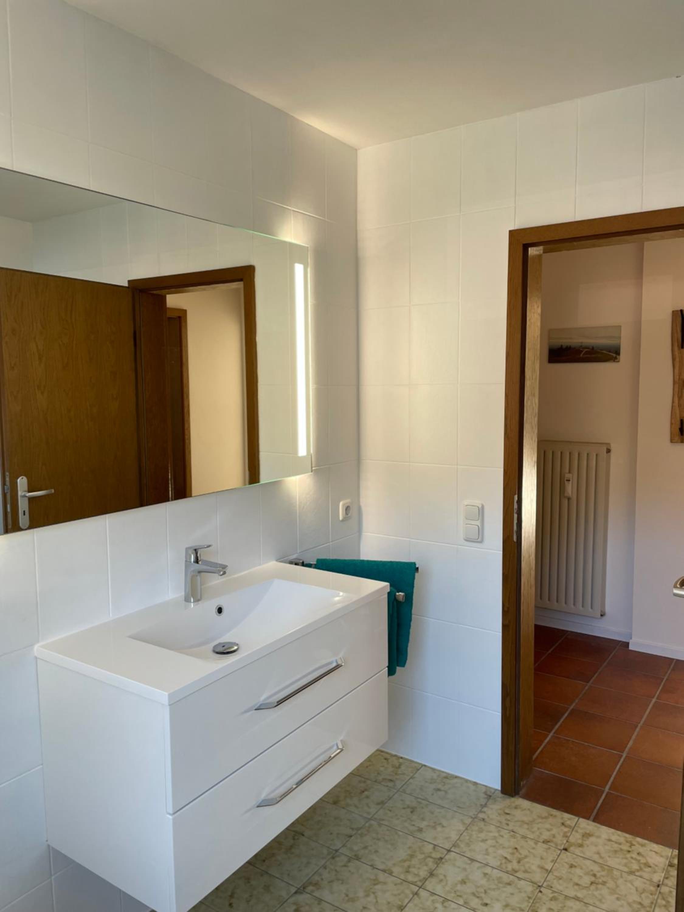 Großzügiges Domizil, 90qm, mit Terrasse, Garten, Infrarotkabine und Garage
