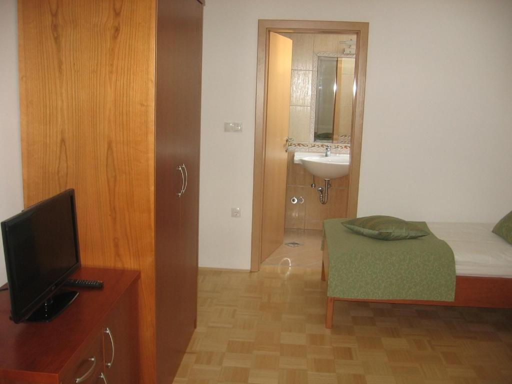 Photo 40