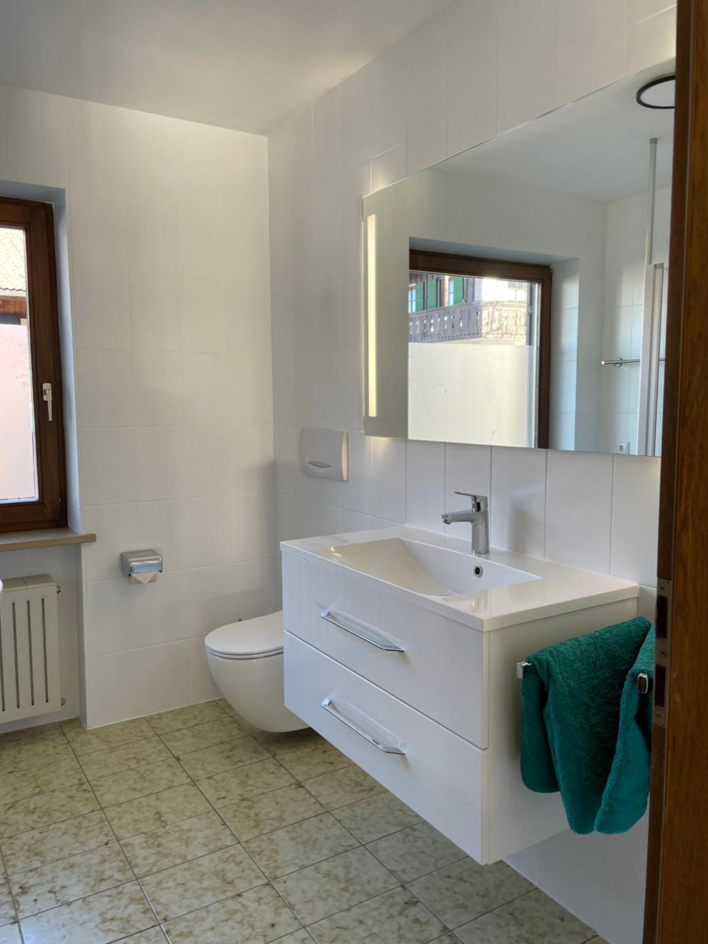 Großzügiges Domizil, 90qm, mit Terrasse, Garten, Infrarotkabine und Garage