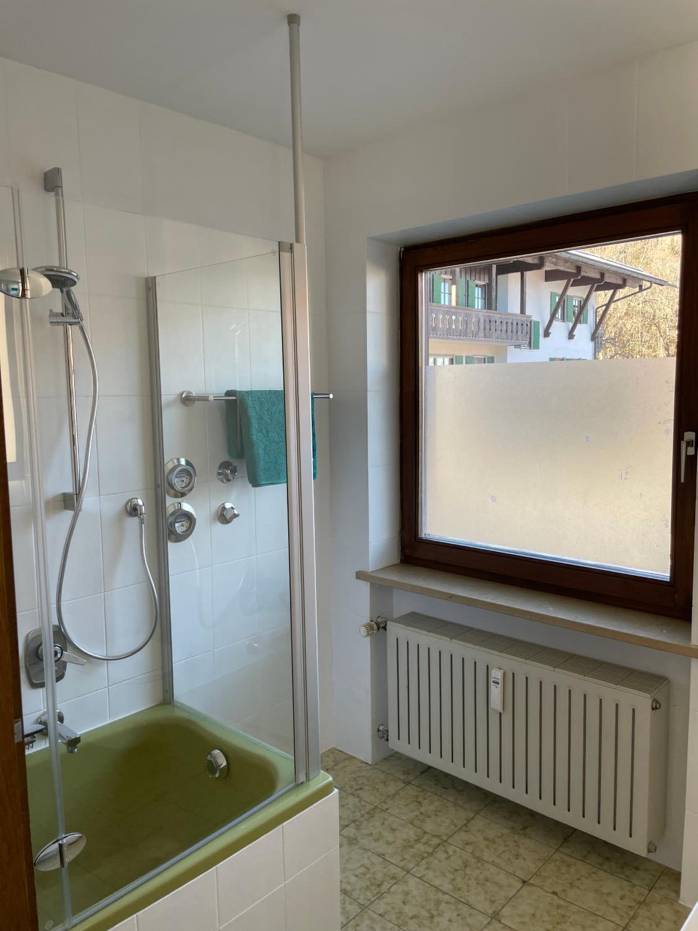 Großzügiges Domizil, 90qm, mit Terrasse, Garten, Infrarotkabine und Garage