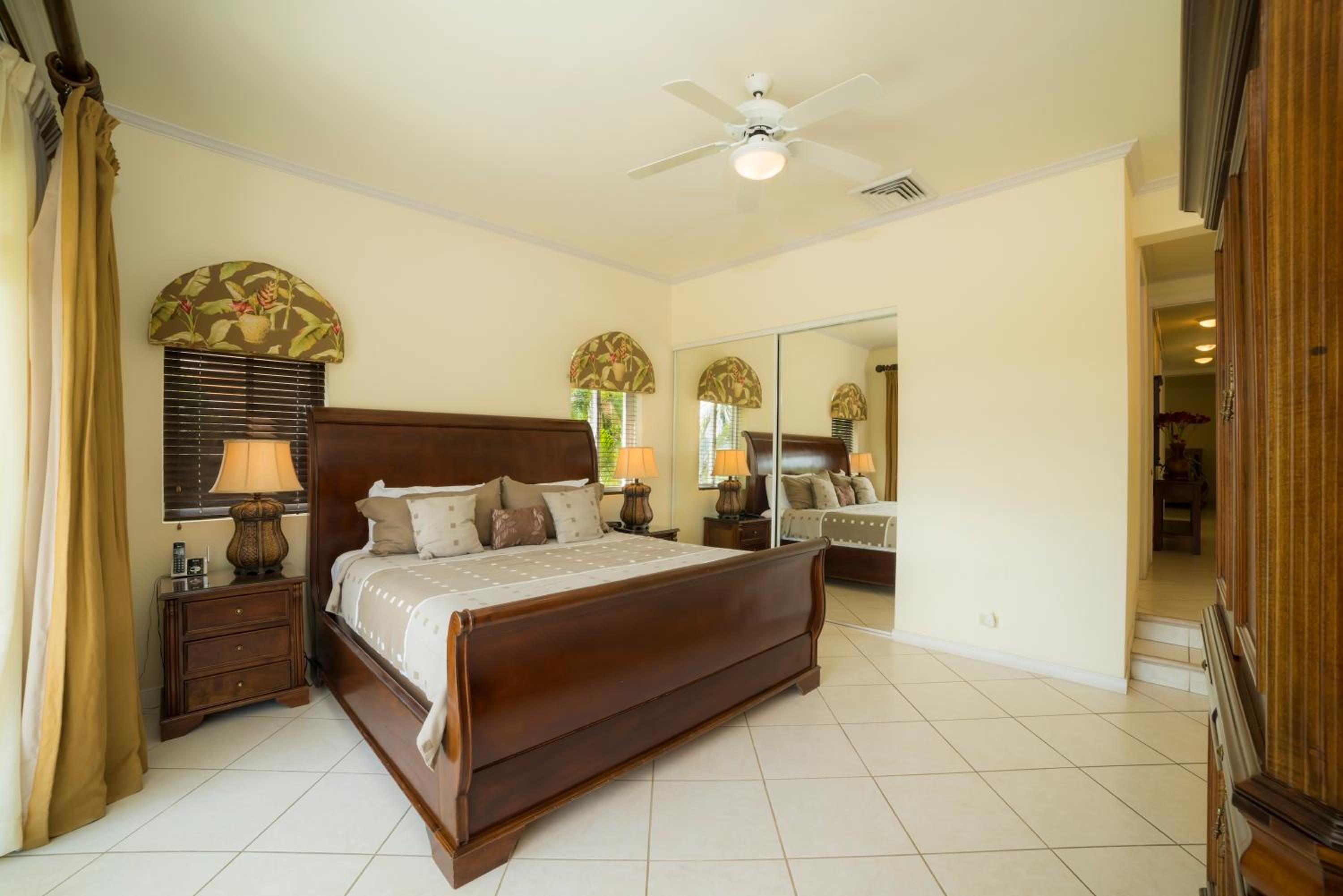 Colina 5D 3 bdr Golf View in Los Suenos