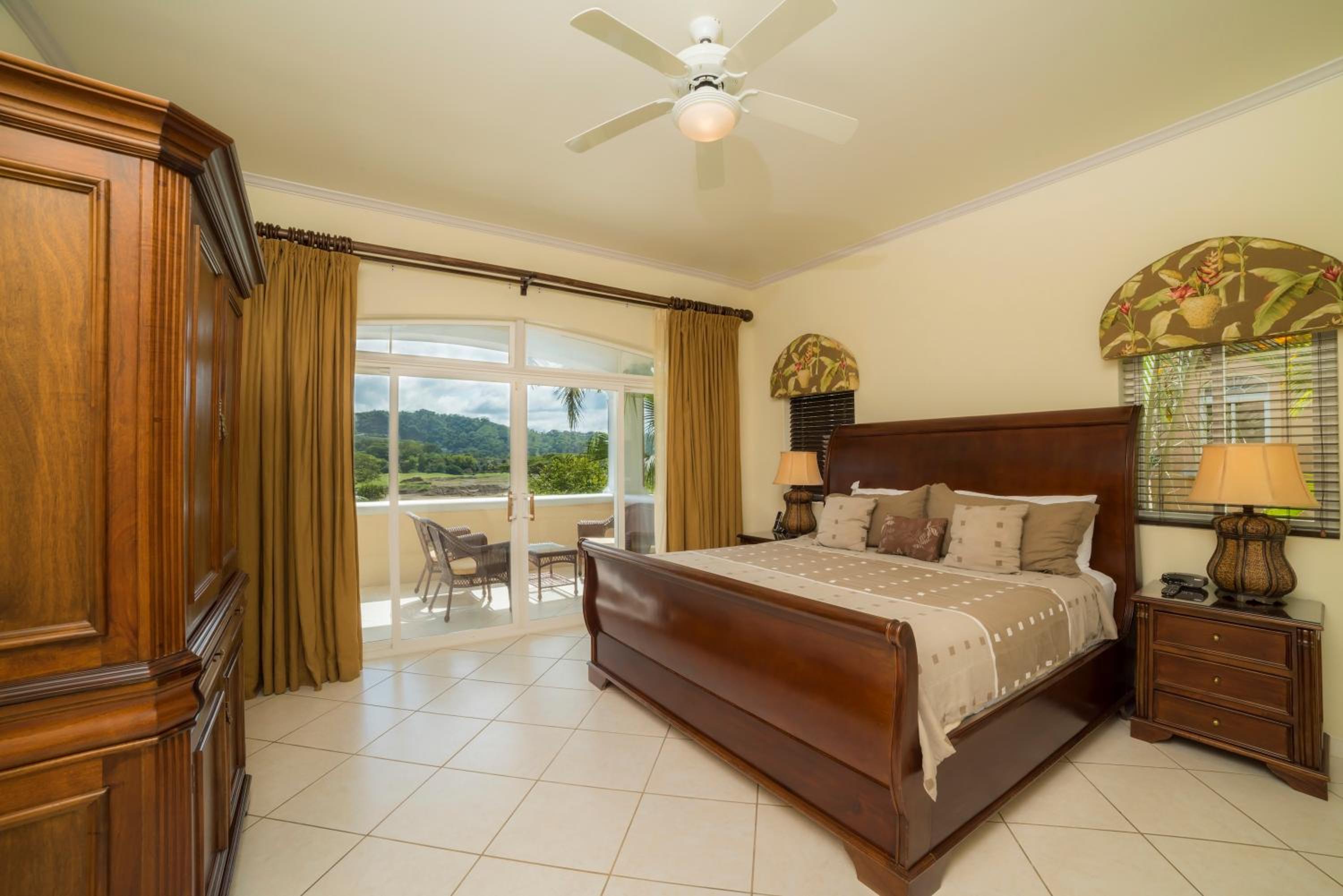 Colina 5D 3 bdr Golf View in Los Suenos
