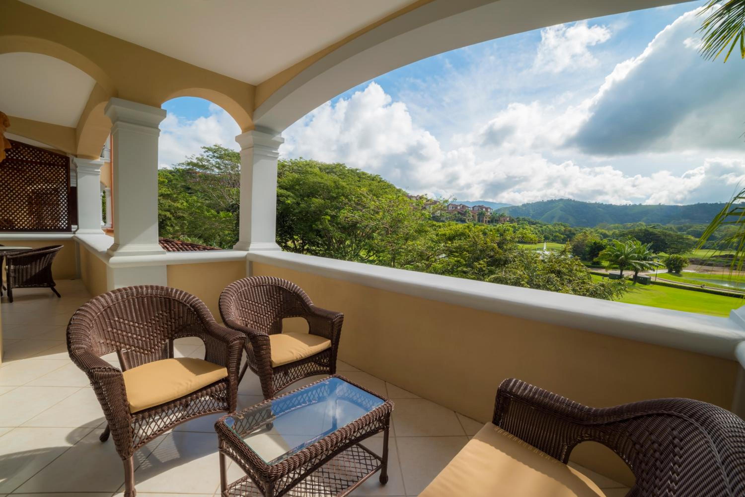 Colina 5D 3 bdr Golf View in Los Suenos