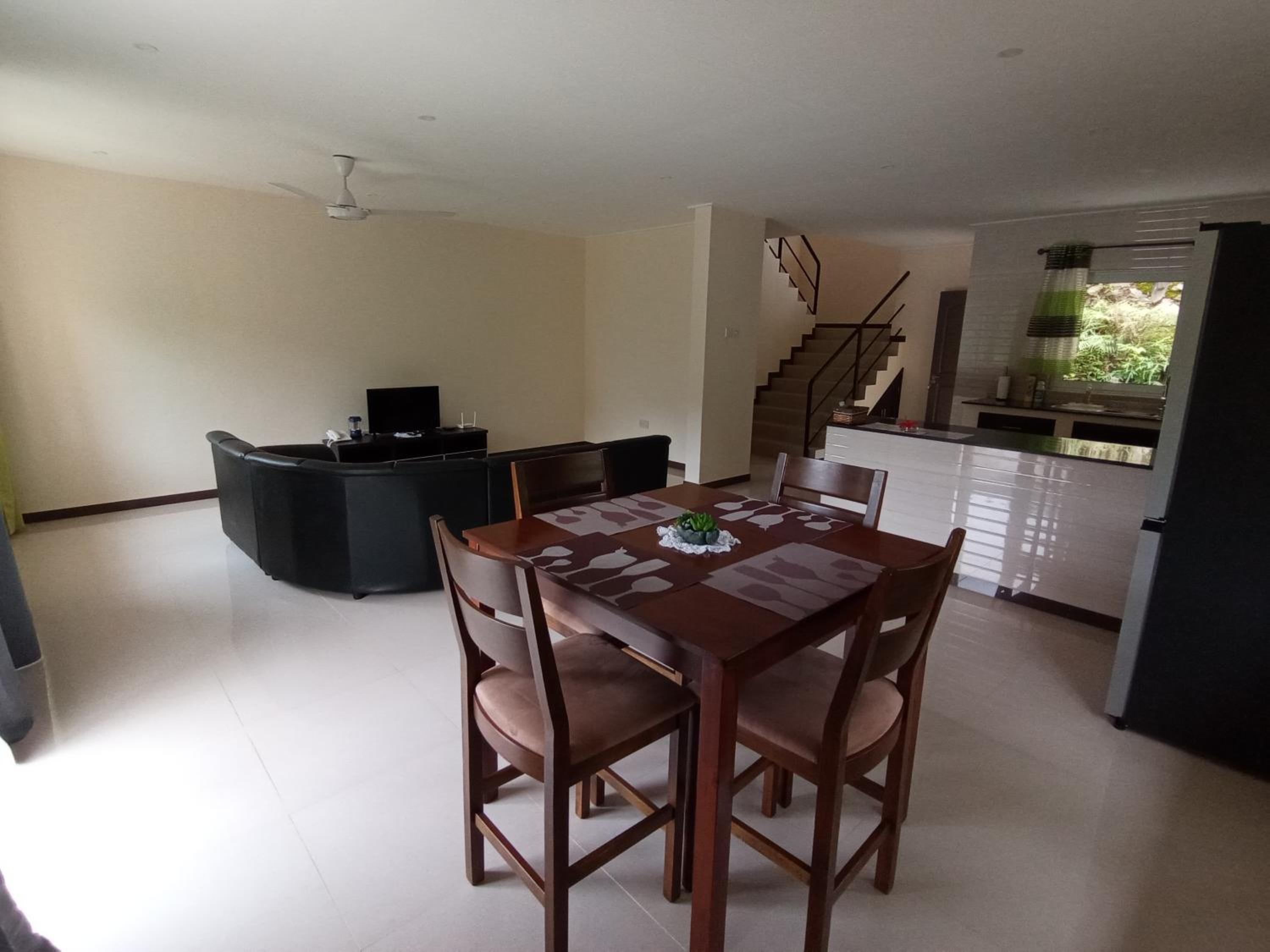 Jaidss Holiday Apartments 2 view 5