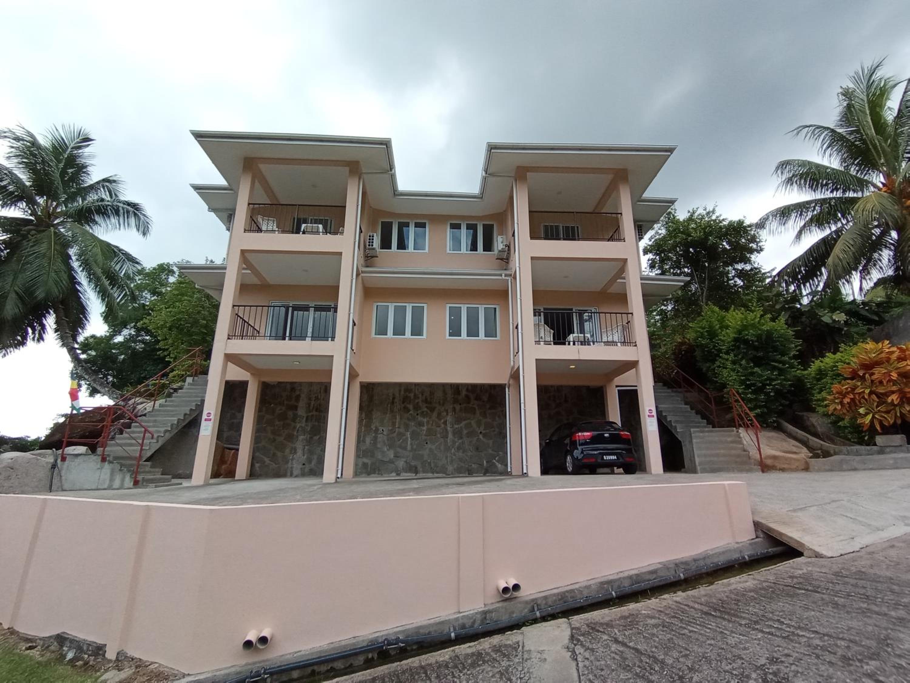 Jaidss Holiday Apartments 2 view 4
