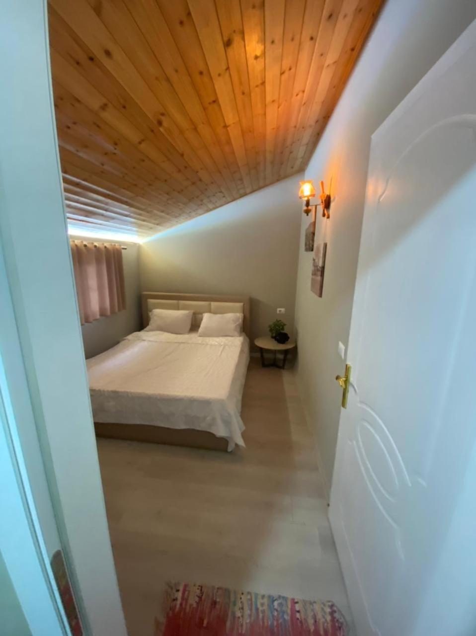 Villa Elear