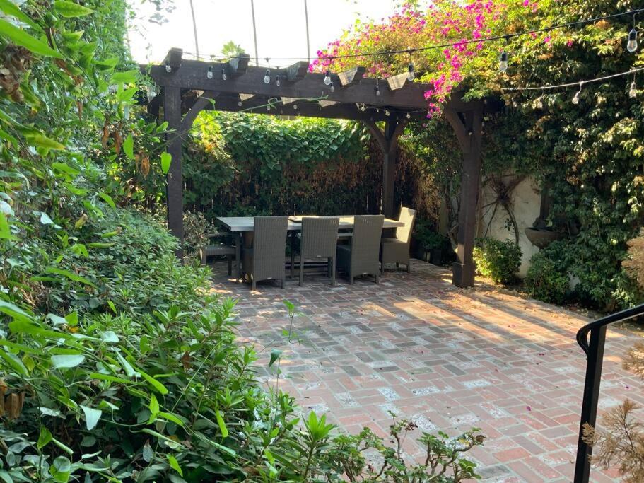 House, walking distance from Universal Studios