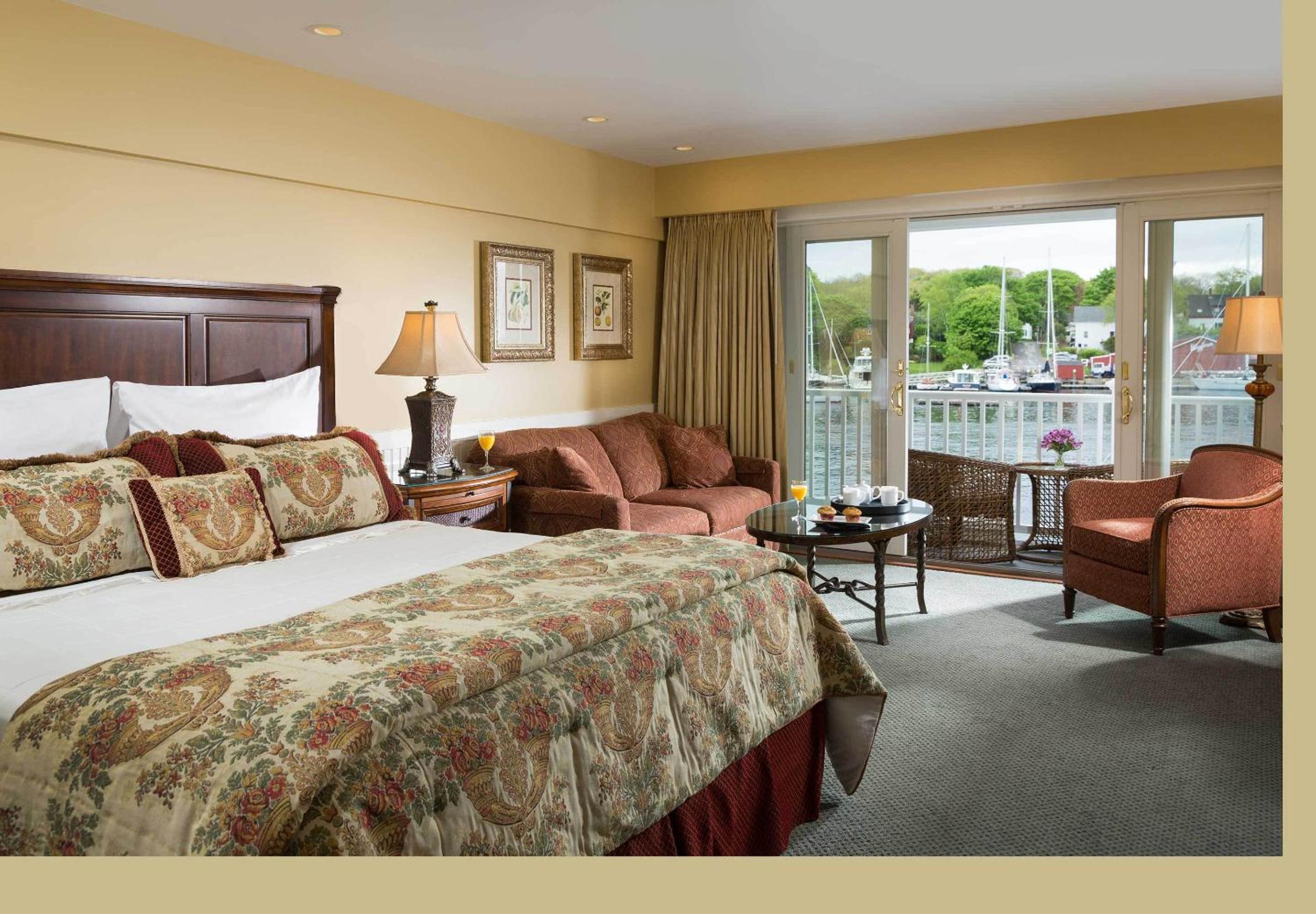 Grand Harbor Inn