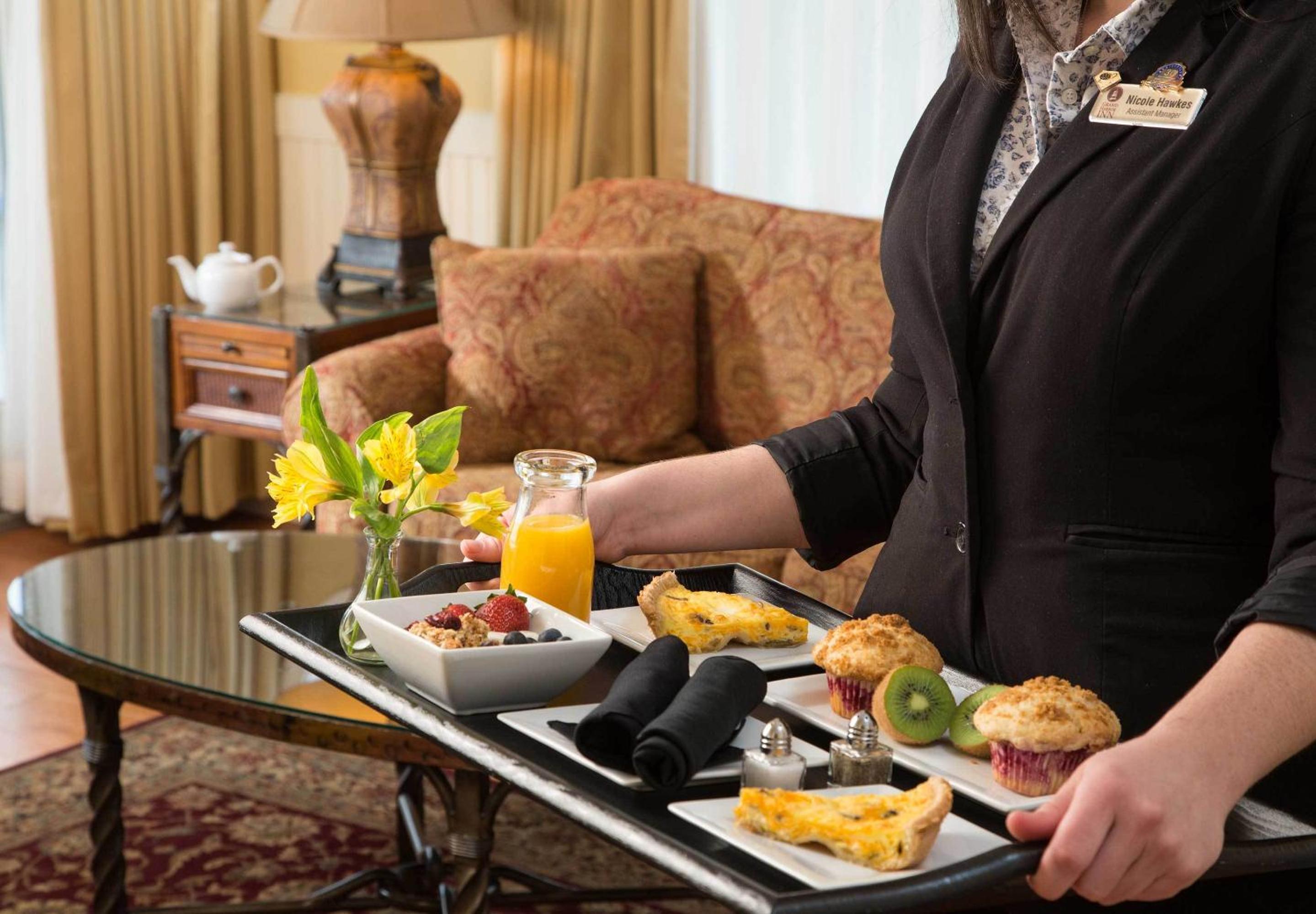 Grand Harbor Inn