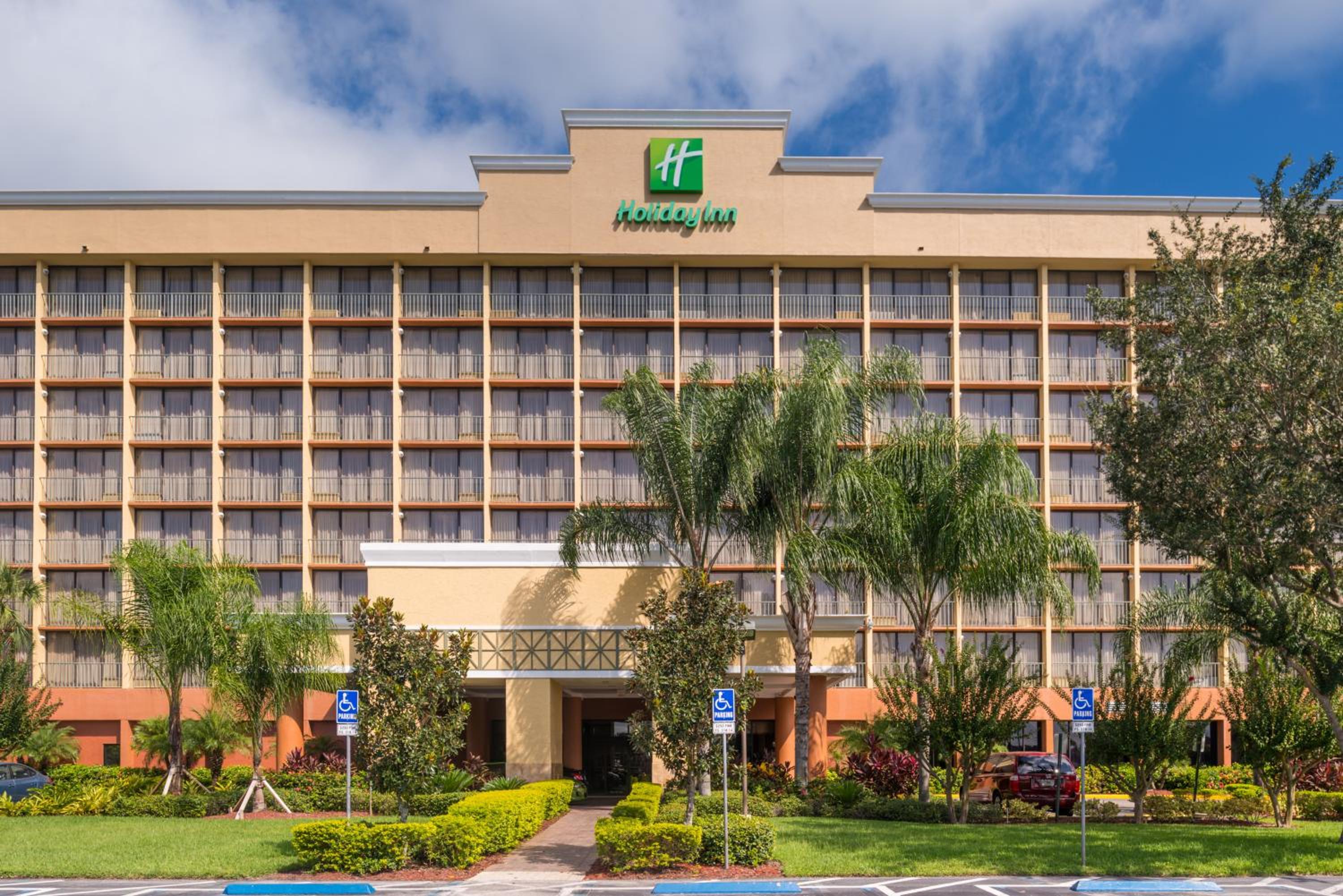 Hotel Holiday Inn & Suites Orlando SW - Celebration Area, an IHG Hotel - Image 1