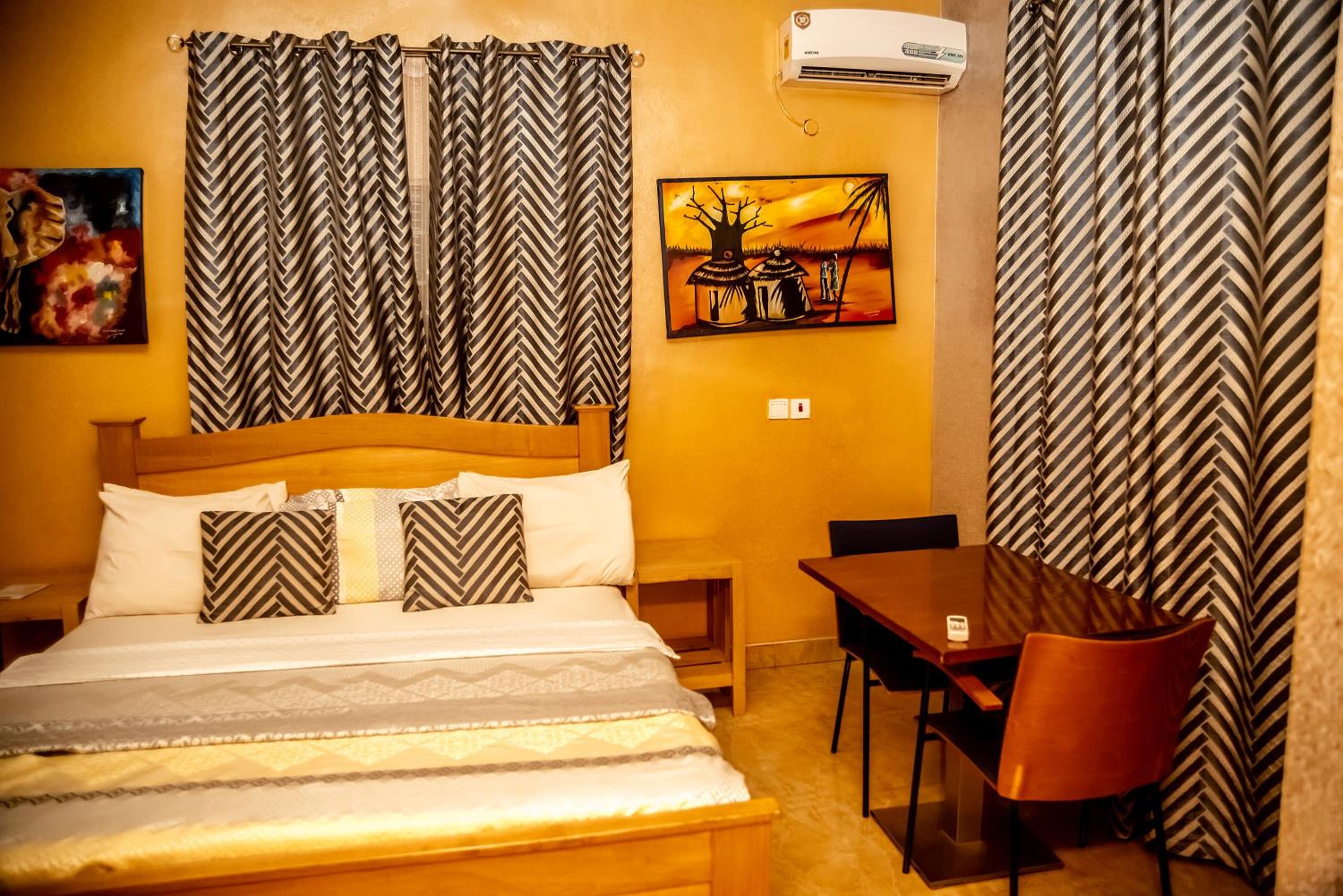 Homey Lodge - Property Image 11