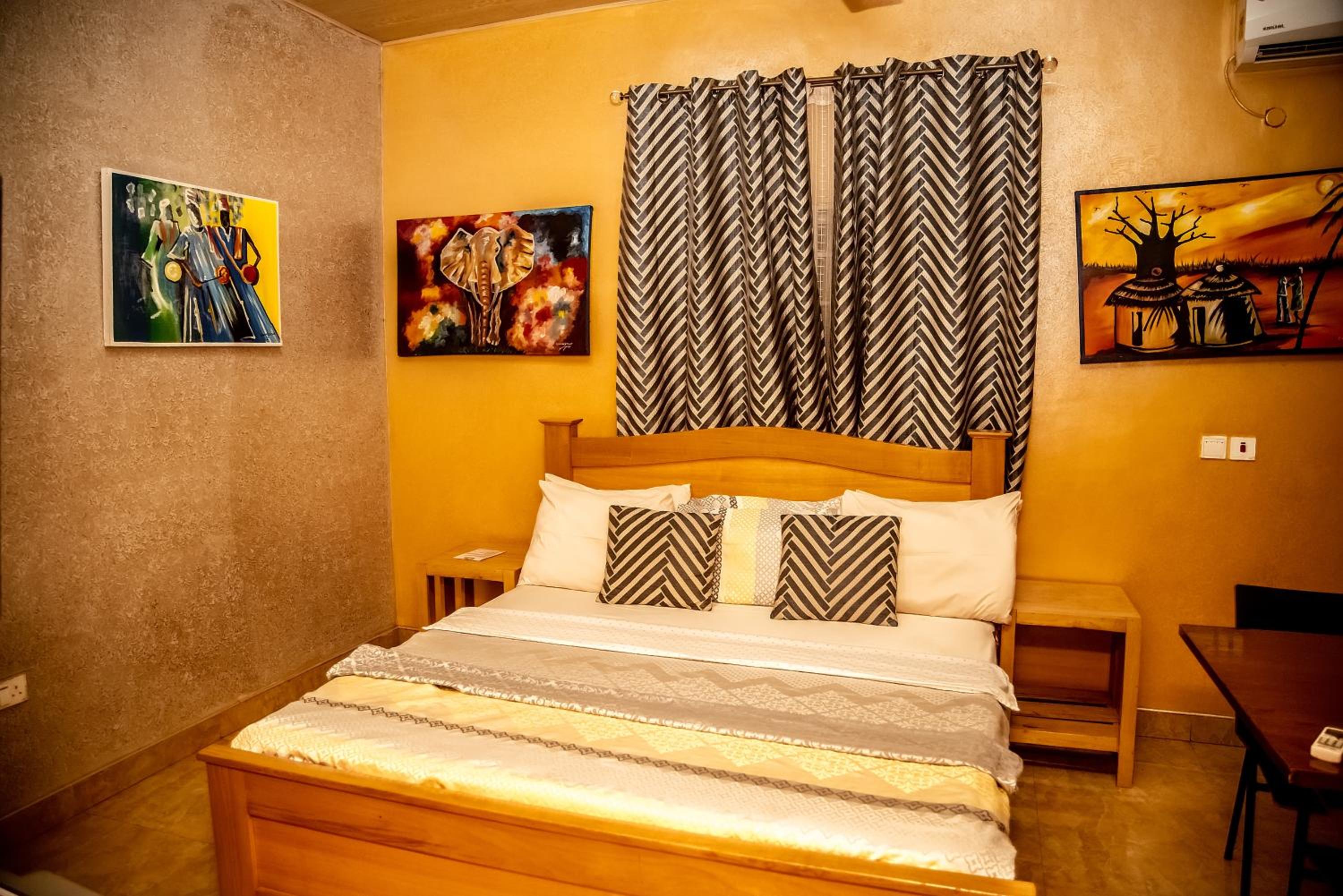 Homey Lodge - Property Image 10