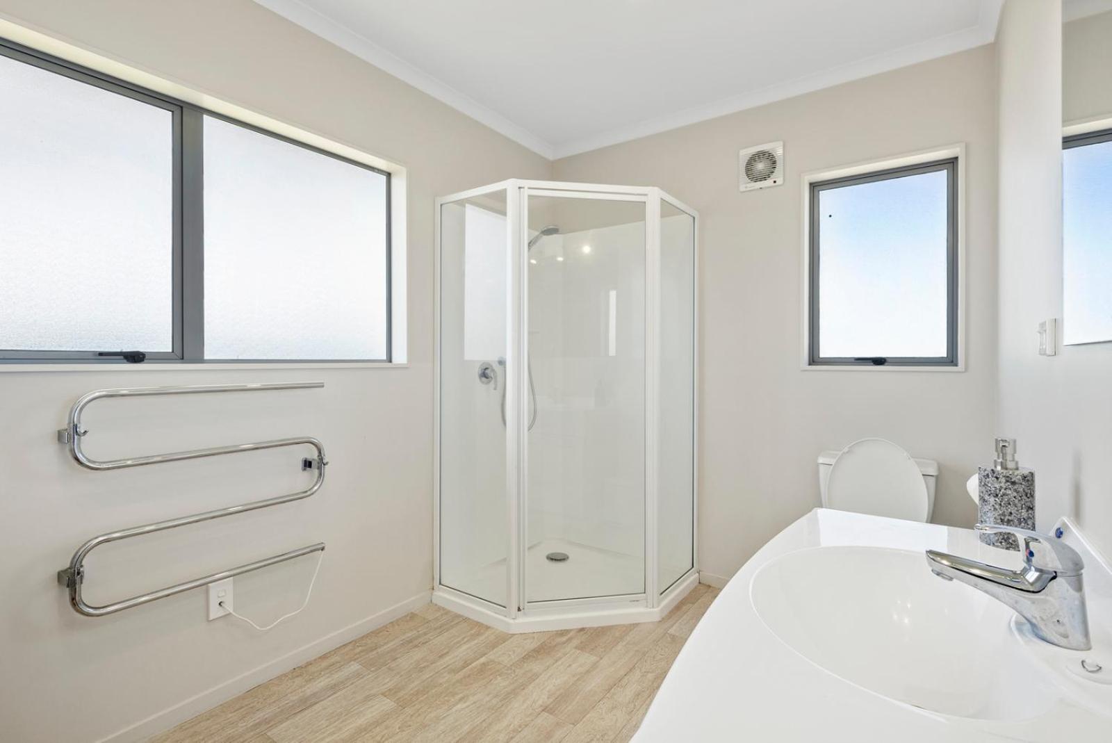 Hunia Haven - Himatangi Beach Holiday Home view 3