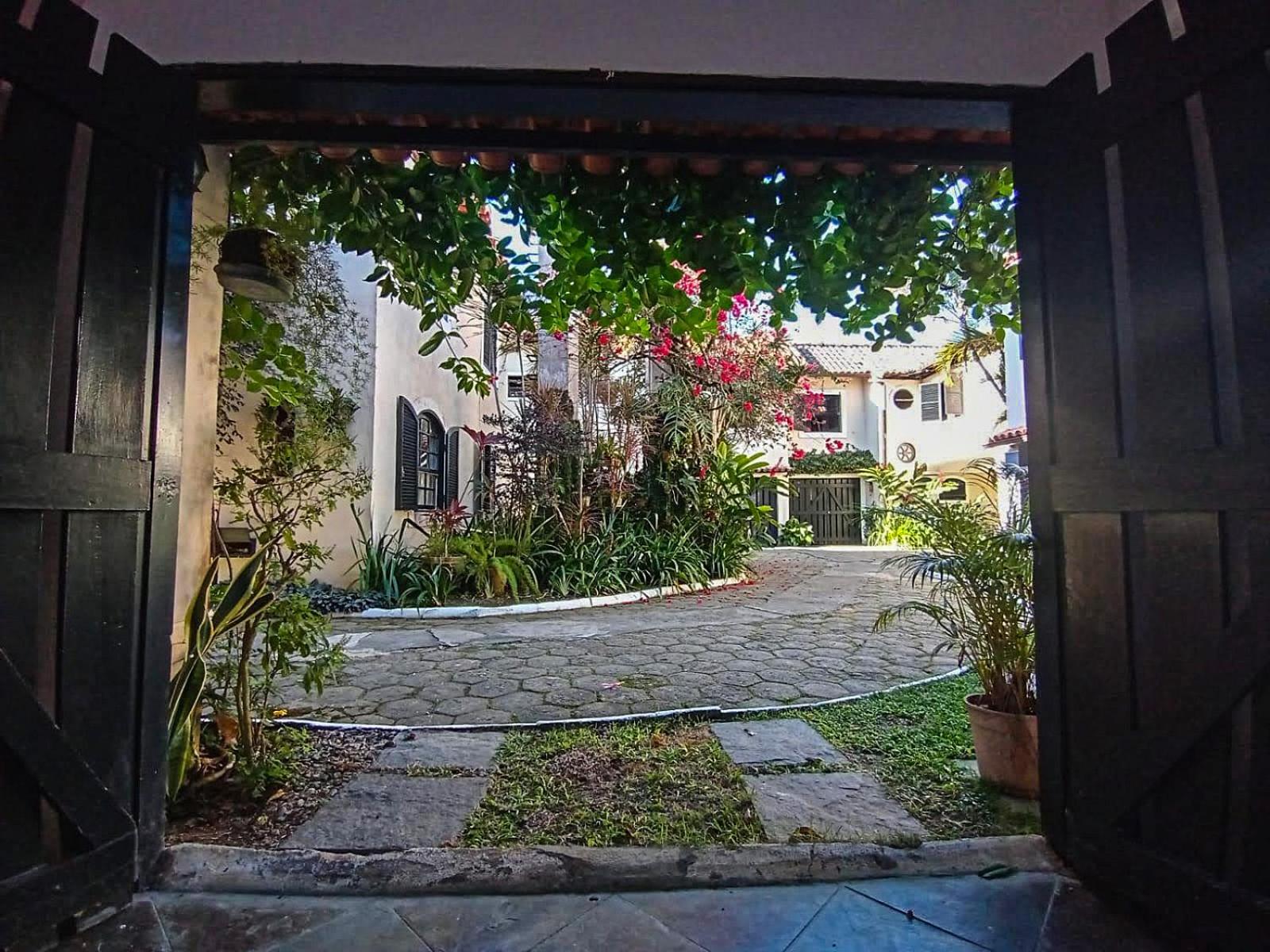 Casa 12 Búzios Vilas a 500m da Rua das Pedras, top localização em condomínio lindo e calmo, portaria 24h