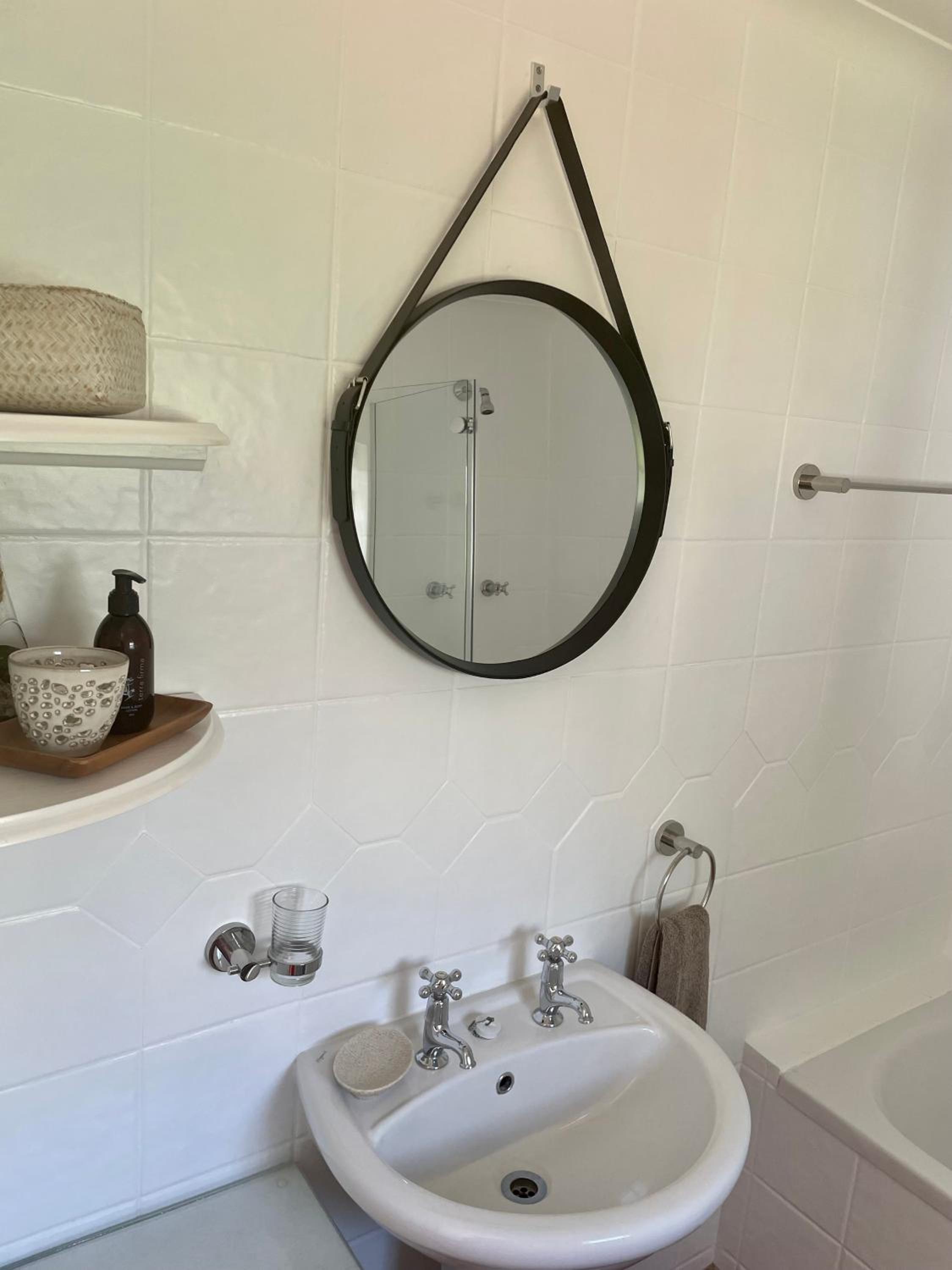 Whispering Oaks Guest House
