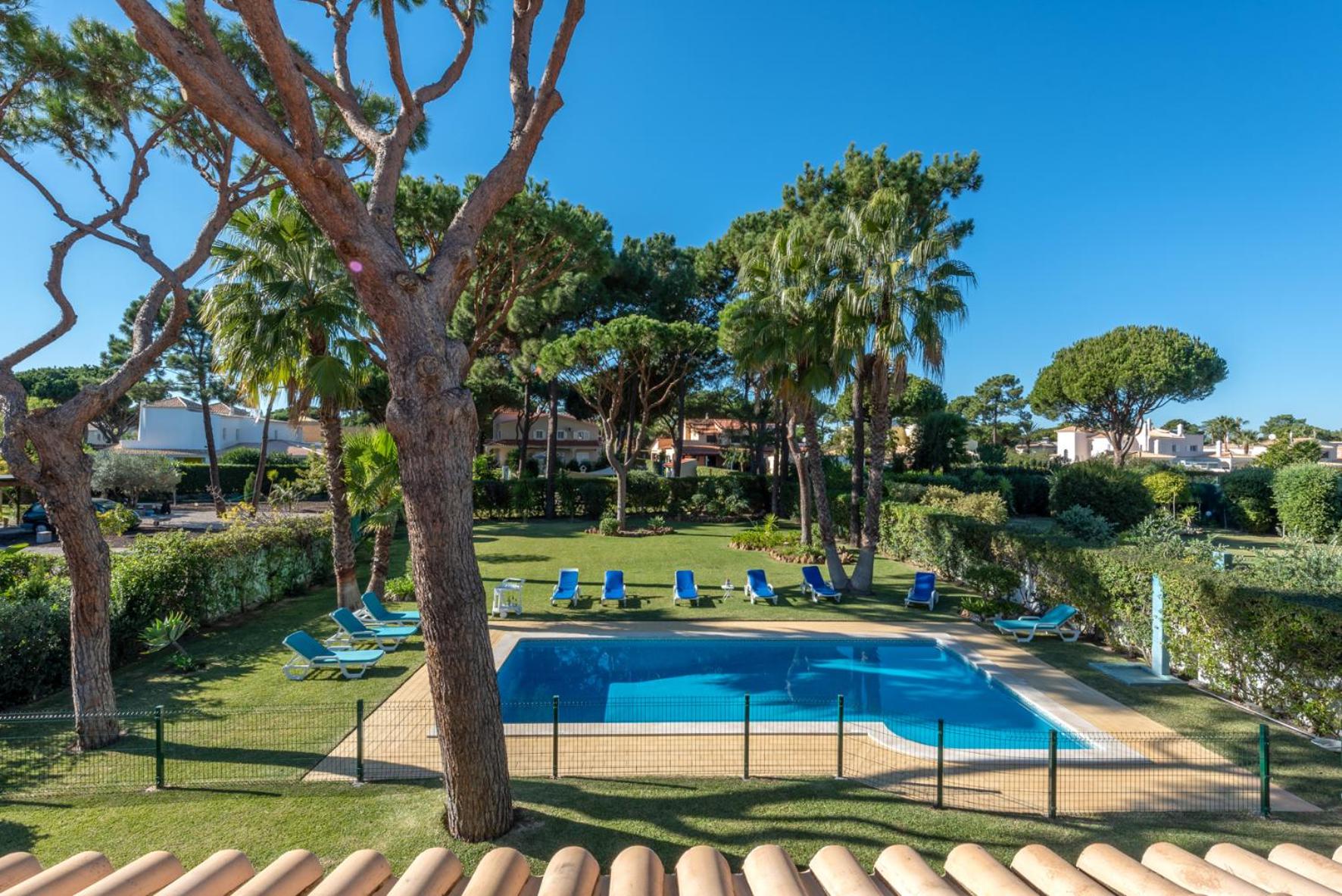 Villa with Garden and Pool view 4