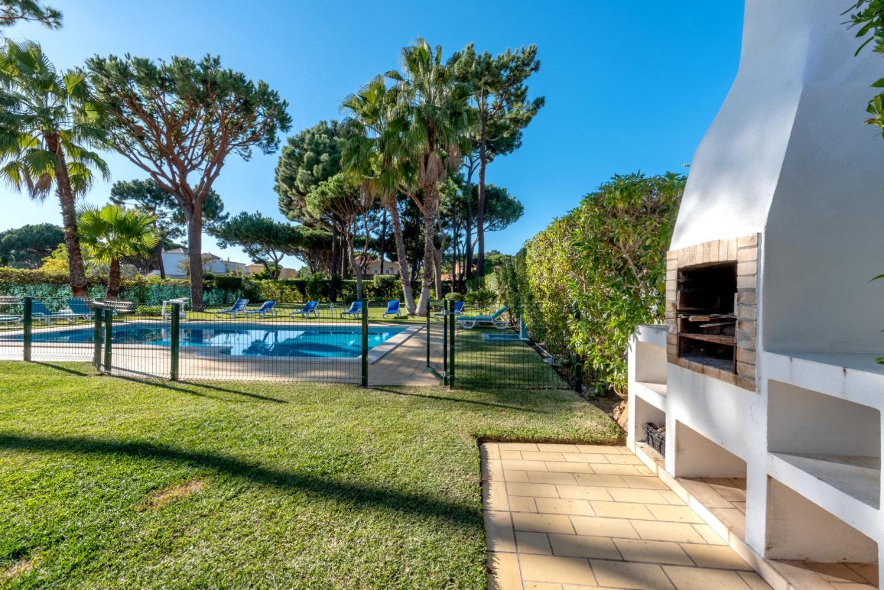 Villa with Garden and Pool view 5