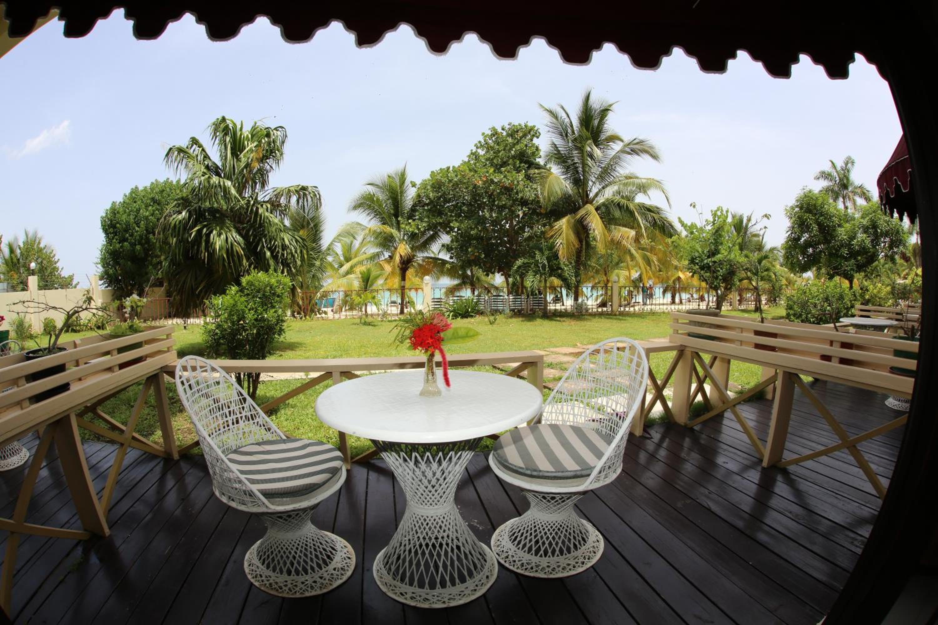 Charela Inn Hotel 25