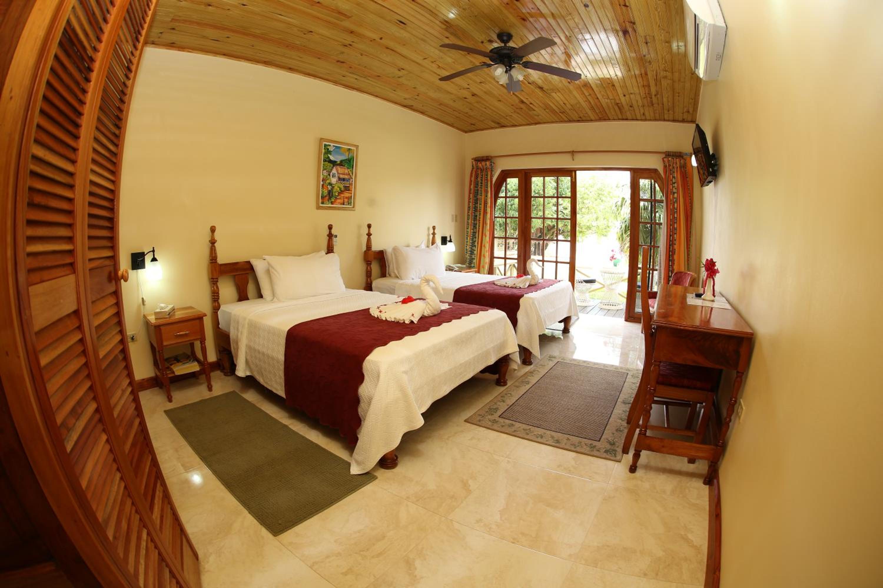 Charela Inn Hotel 40