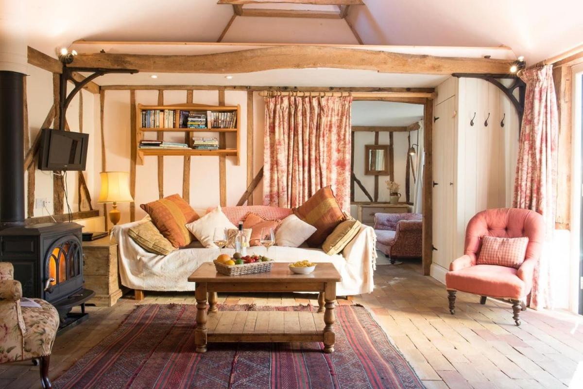Bromans Barn a beautiful cottage by the Sea and Cudmore Nature Reserve view 3
