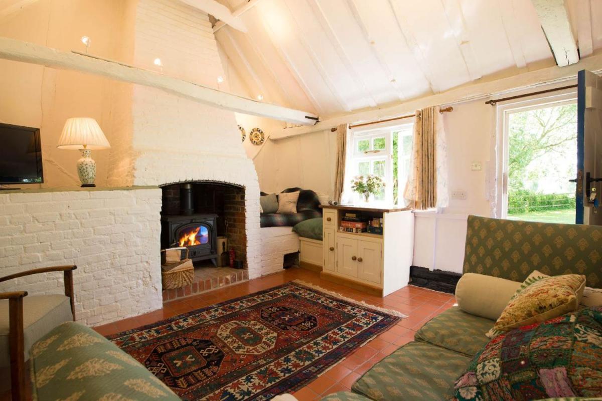 The Wobbin, Remote, Comfort, Sea Views and the beautiful Essex Marshes view 2