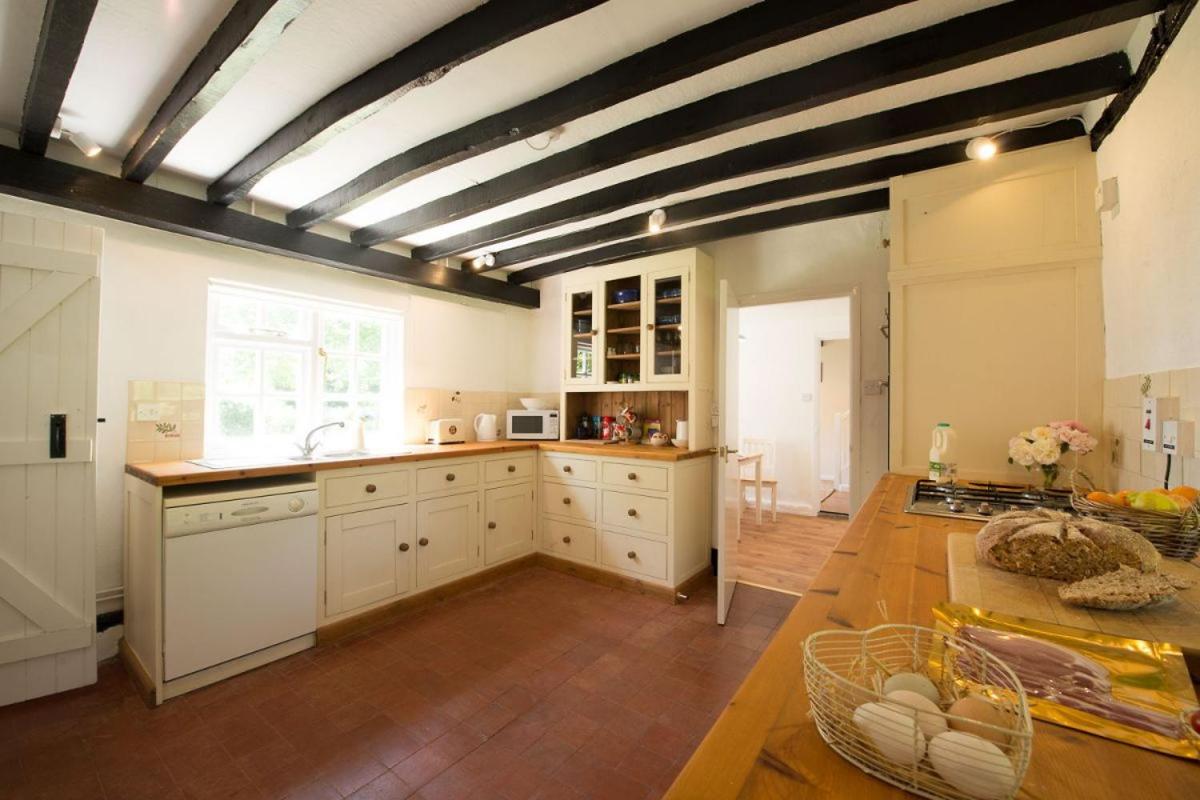 The Wobbin, Remote, Comfort, Sea Views and the beautiful Essex Marshes view 5