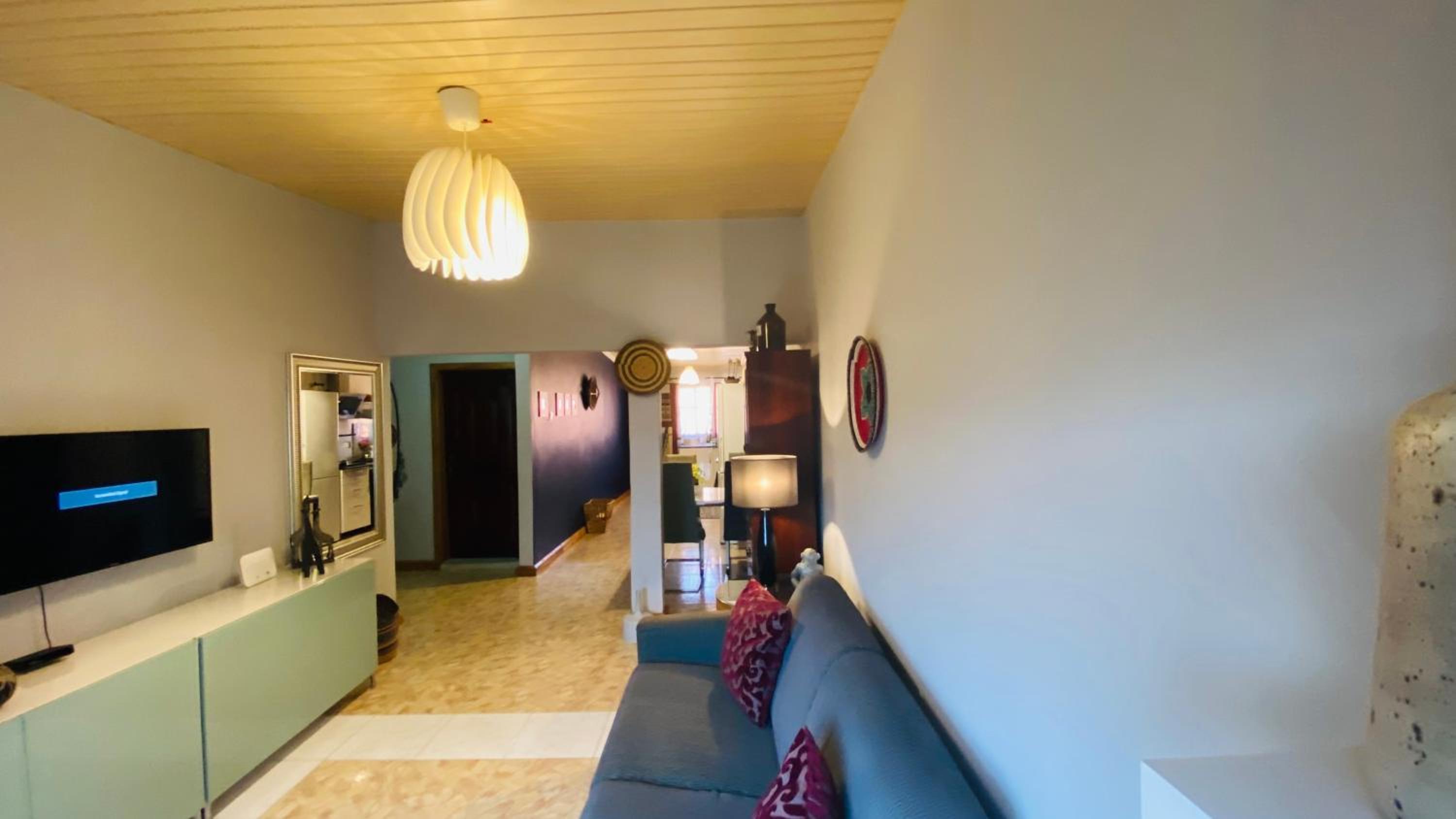 Oheneba Tema - Luxury Hot -Tub Retreat with Wi-Fi view 2