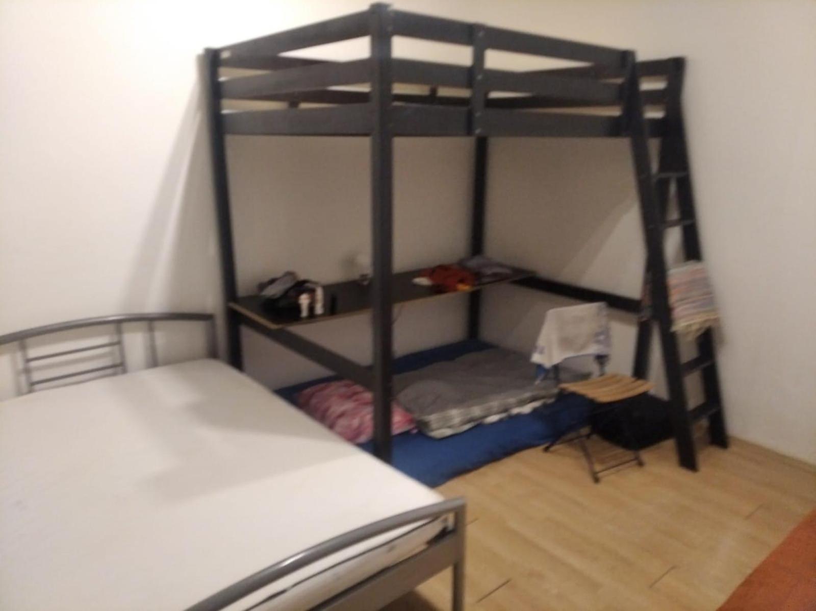Economy flat 18 minutes from Vaclavske namesti