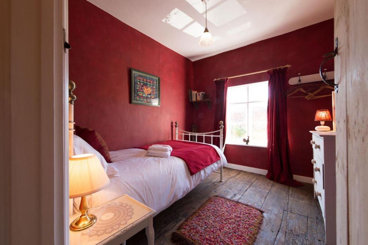 Romney, a cosy Victorian cottage in a picturesque Suffolk village view 4