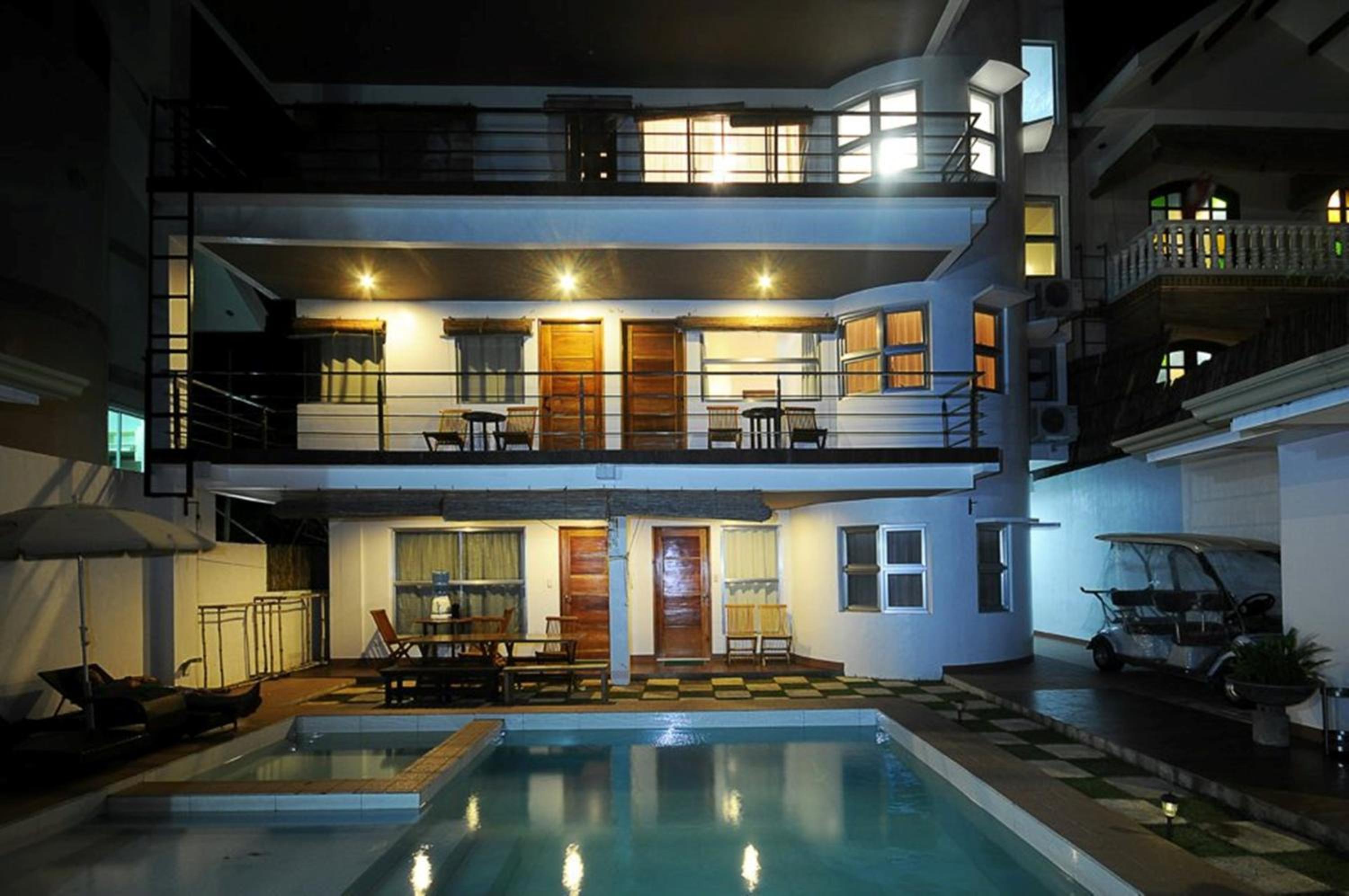 Bluewaves Westcliff Villa