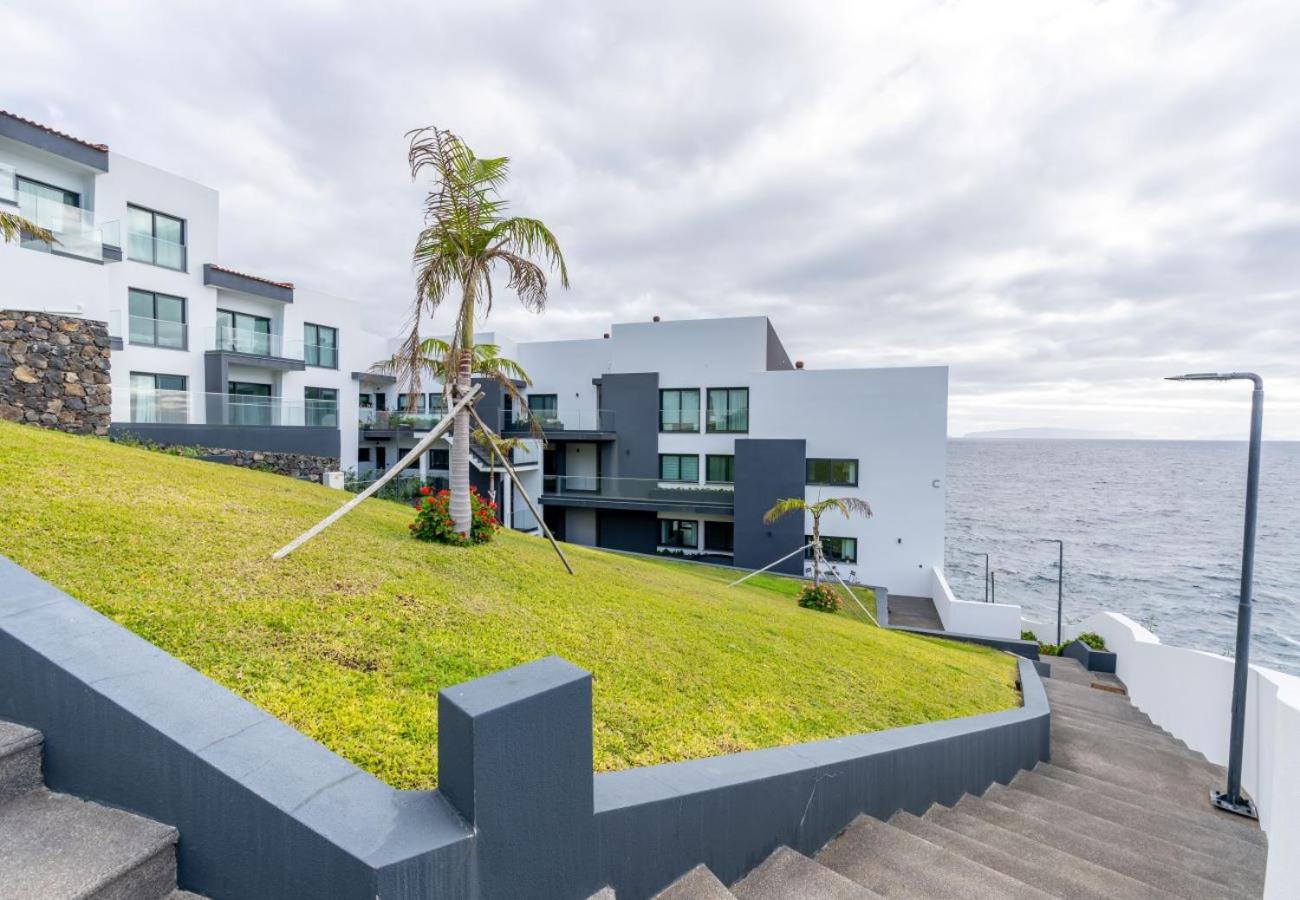 Sea View Balcony by Homie view 3
