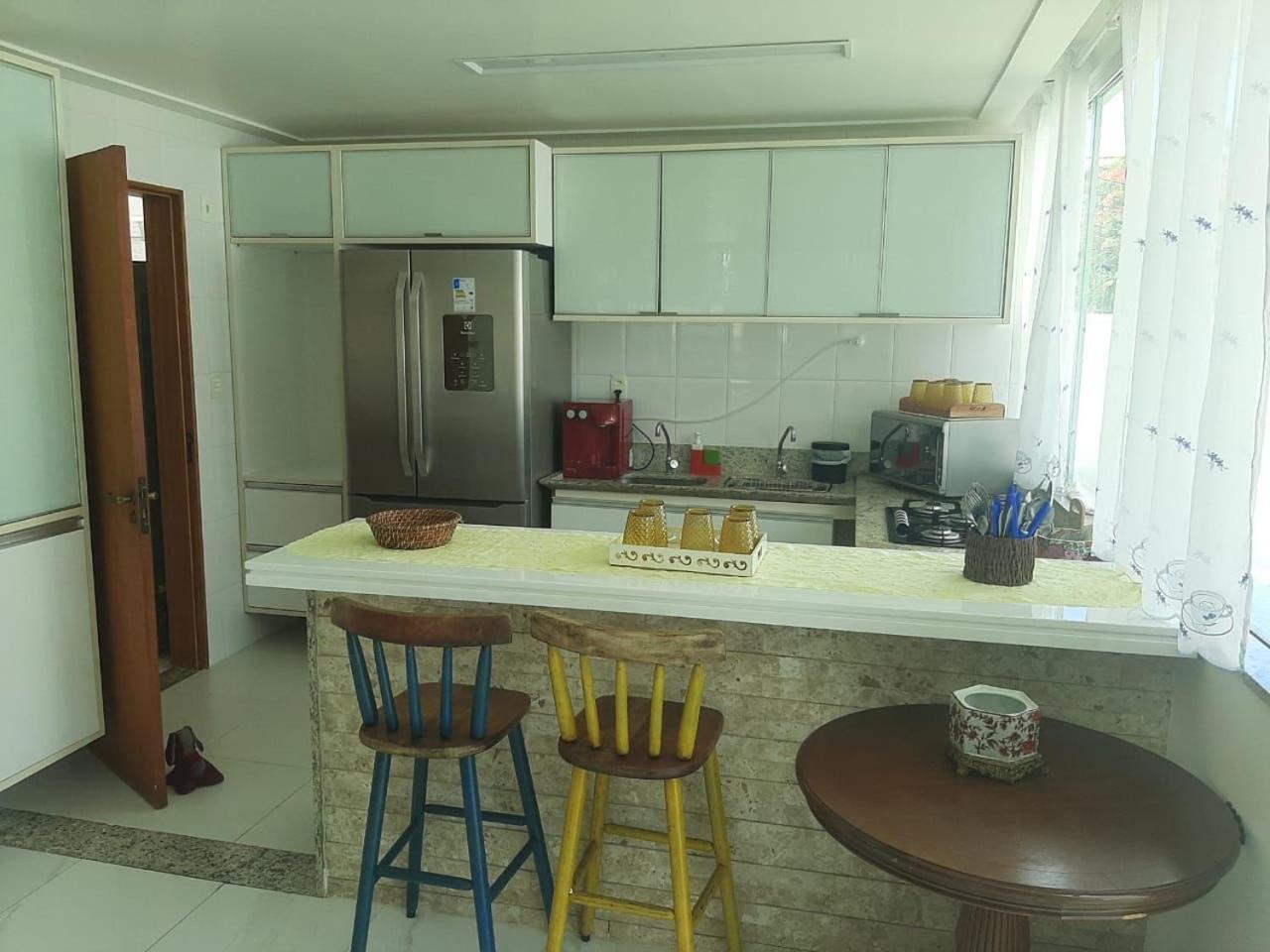 Casa no condomínio paraíso