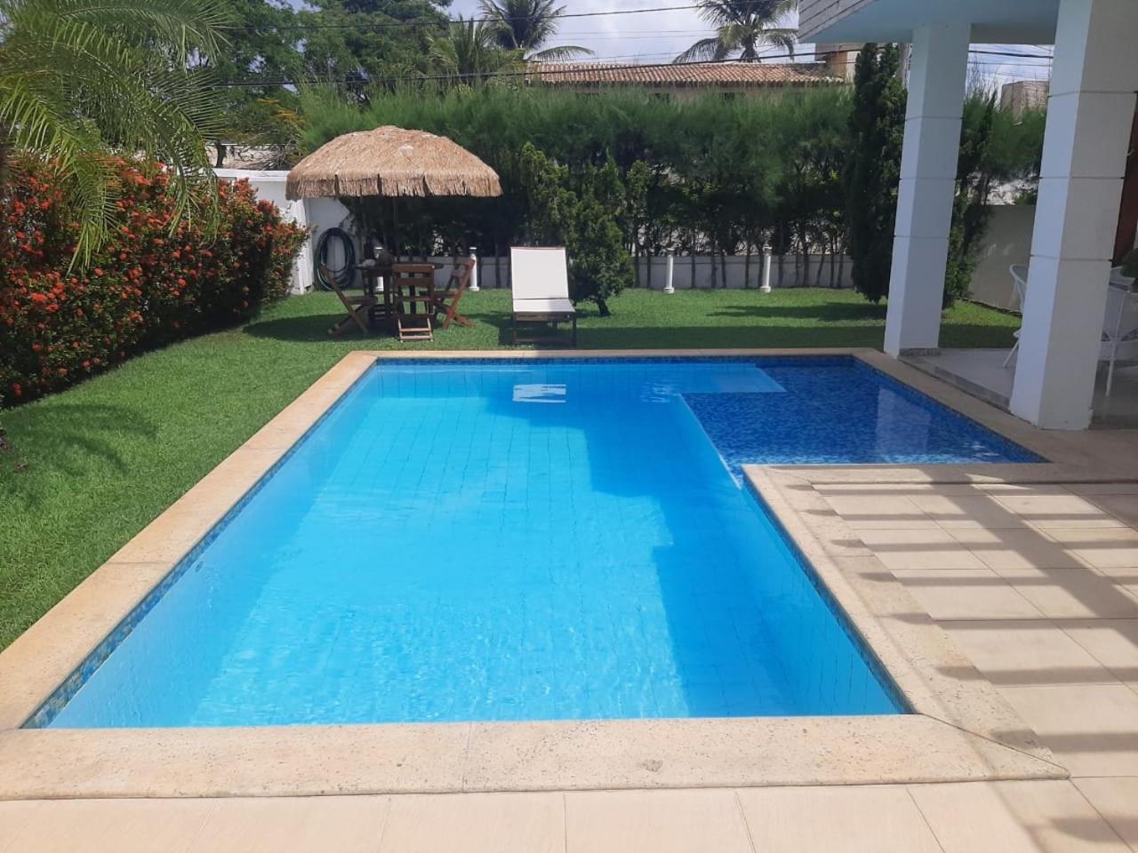 Casa no condomínio paraíso