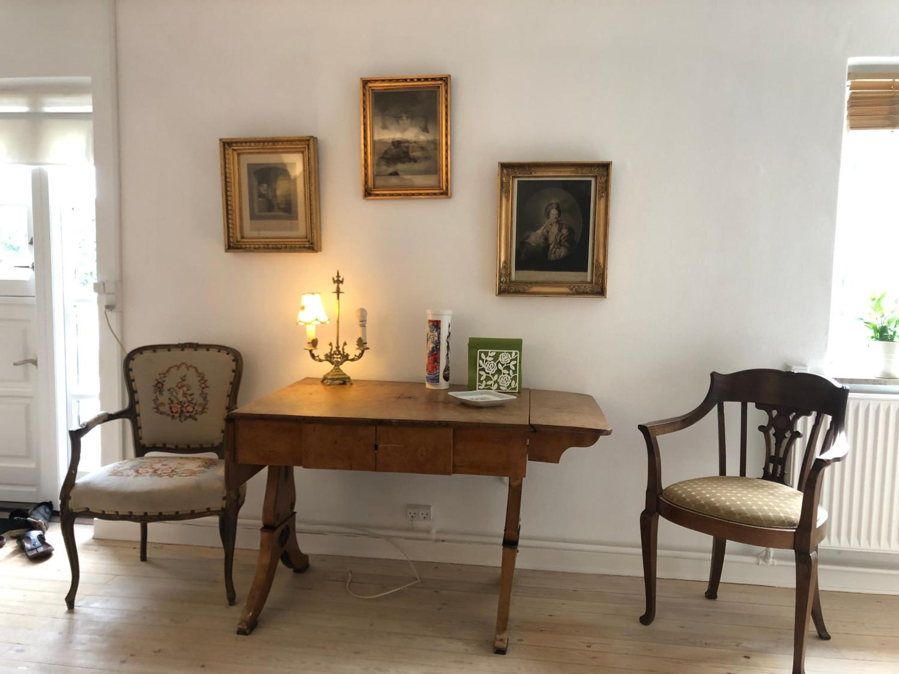 AppleFlower Farm retro apartment