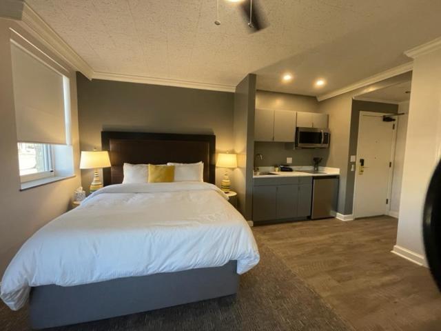 Bartlesville Vacations - Hotel Phillips - Property Image 18