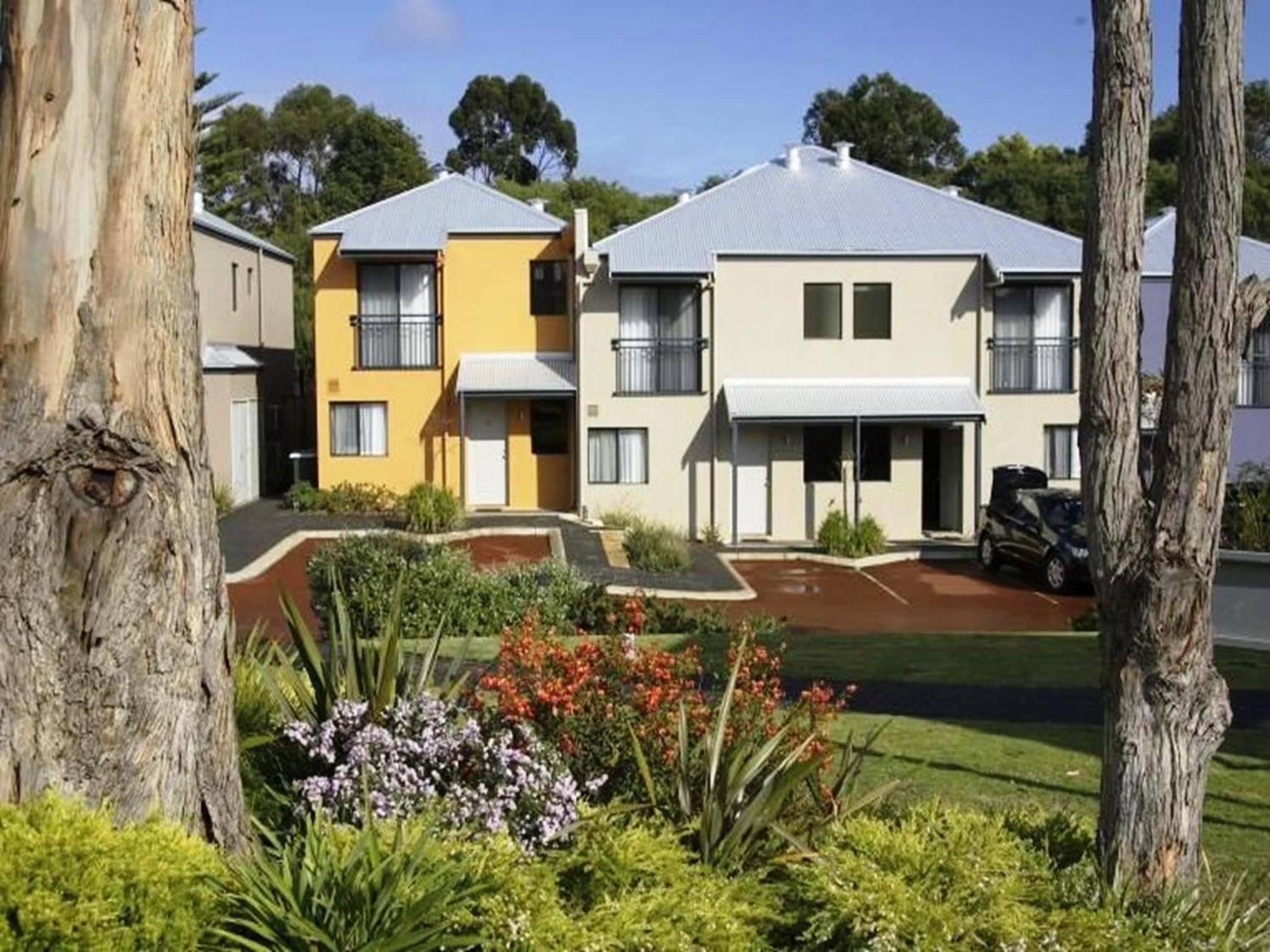 Hotel Leeuwin Apartments - Image 1