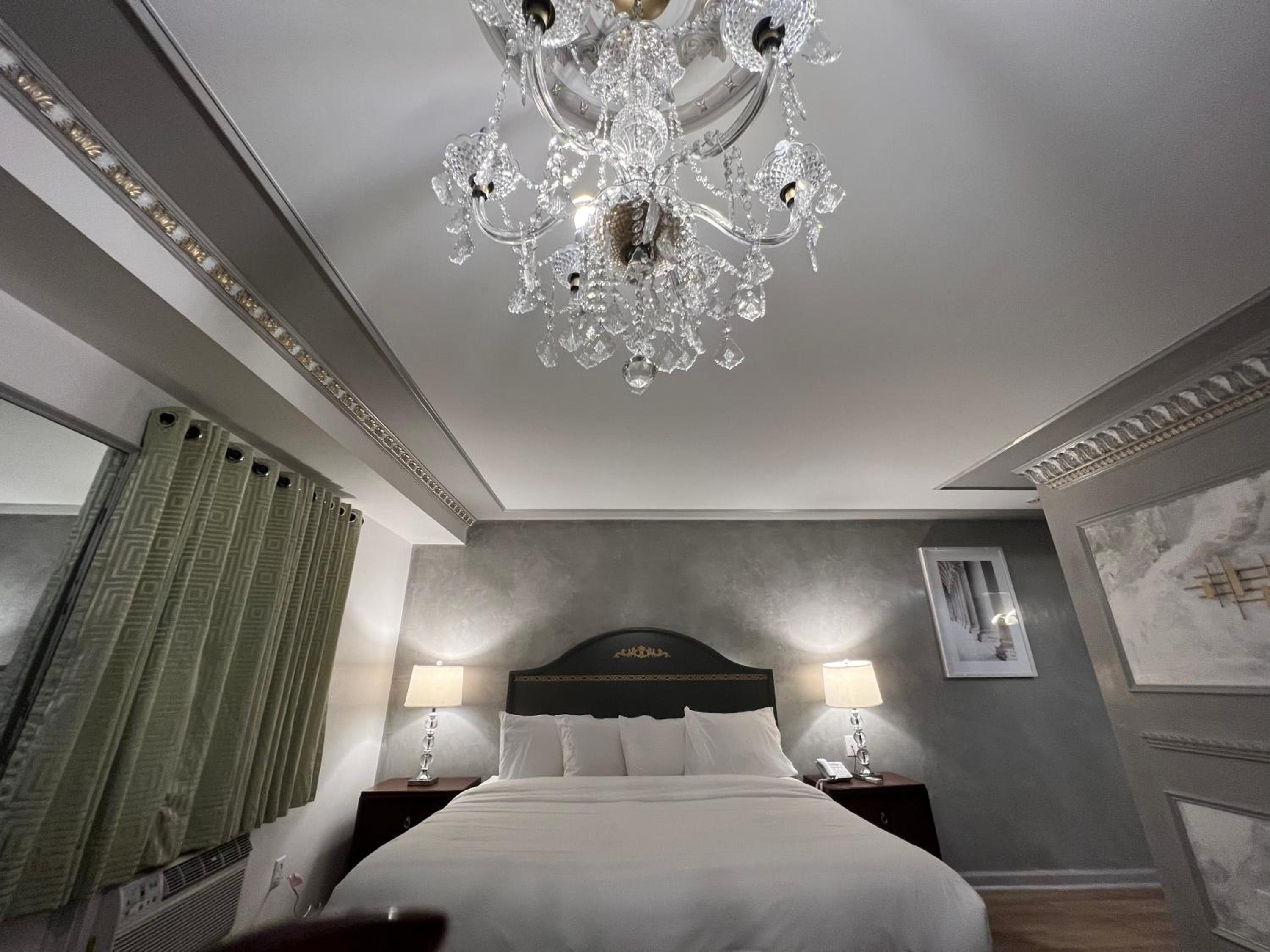 Chateau Suites - Property Image 11