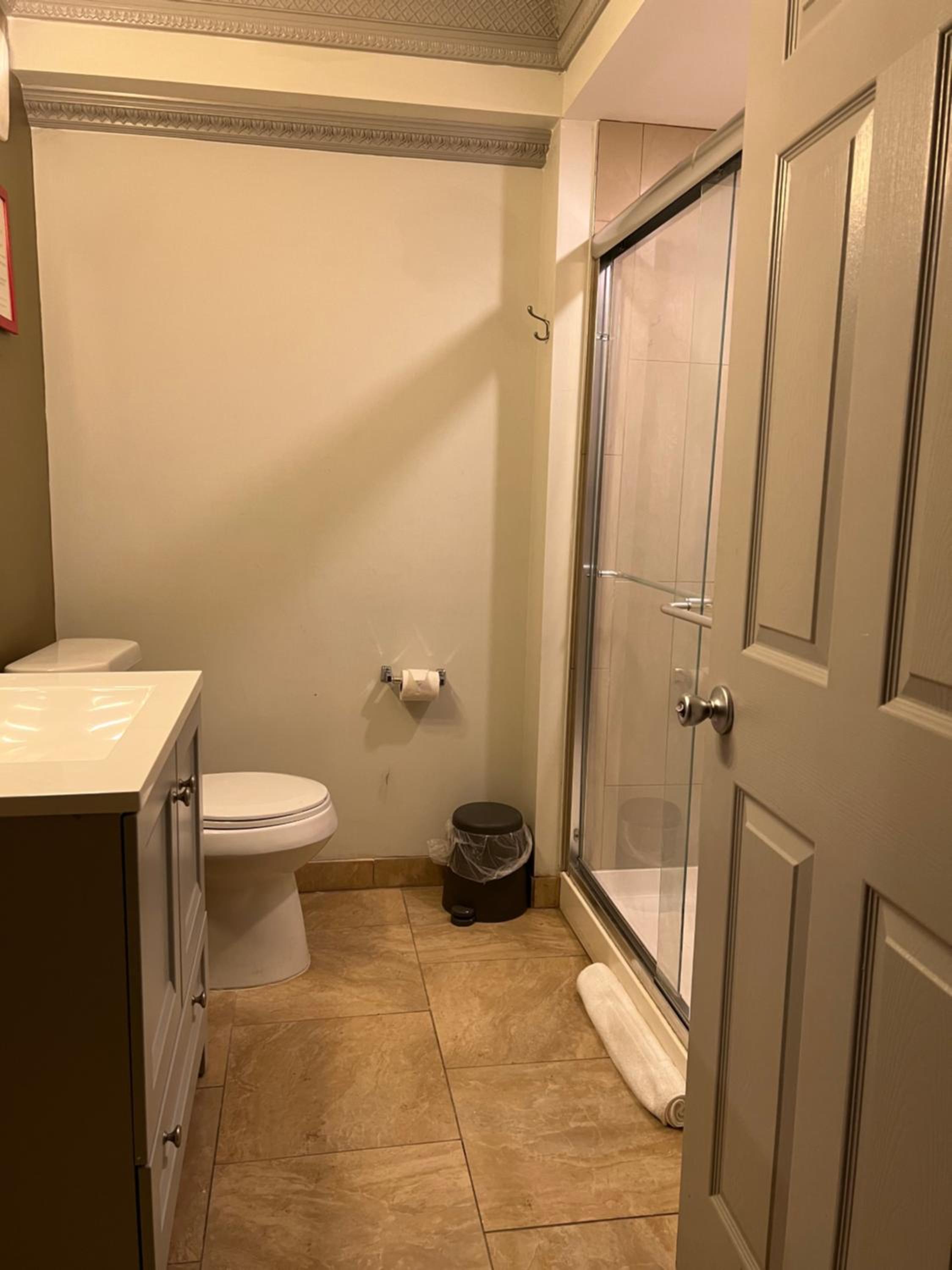 Chateau Suites - Property Image 9
