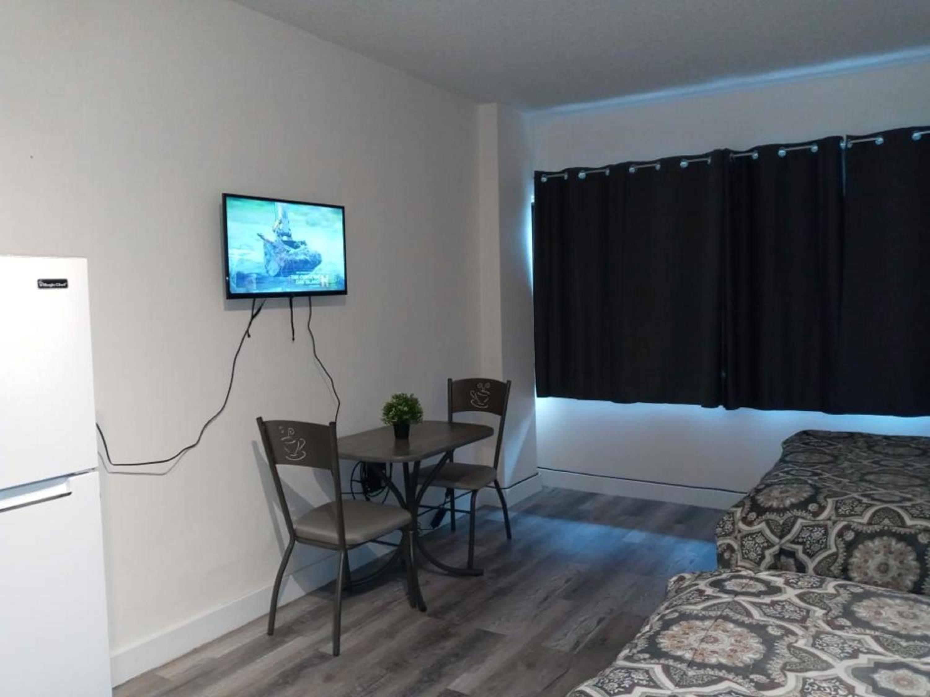 Ocean Front Casablanca Studios with FULL KITCHENS & Beach access By BL Rentals