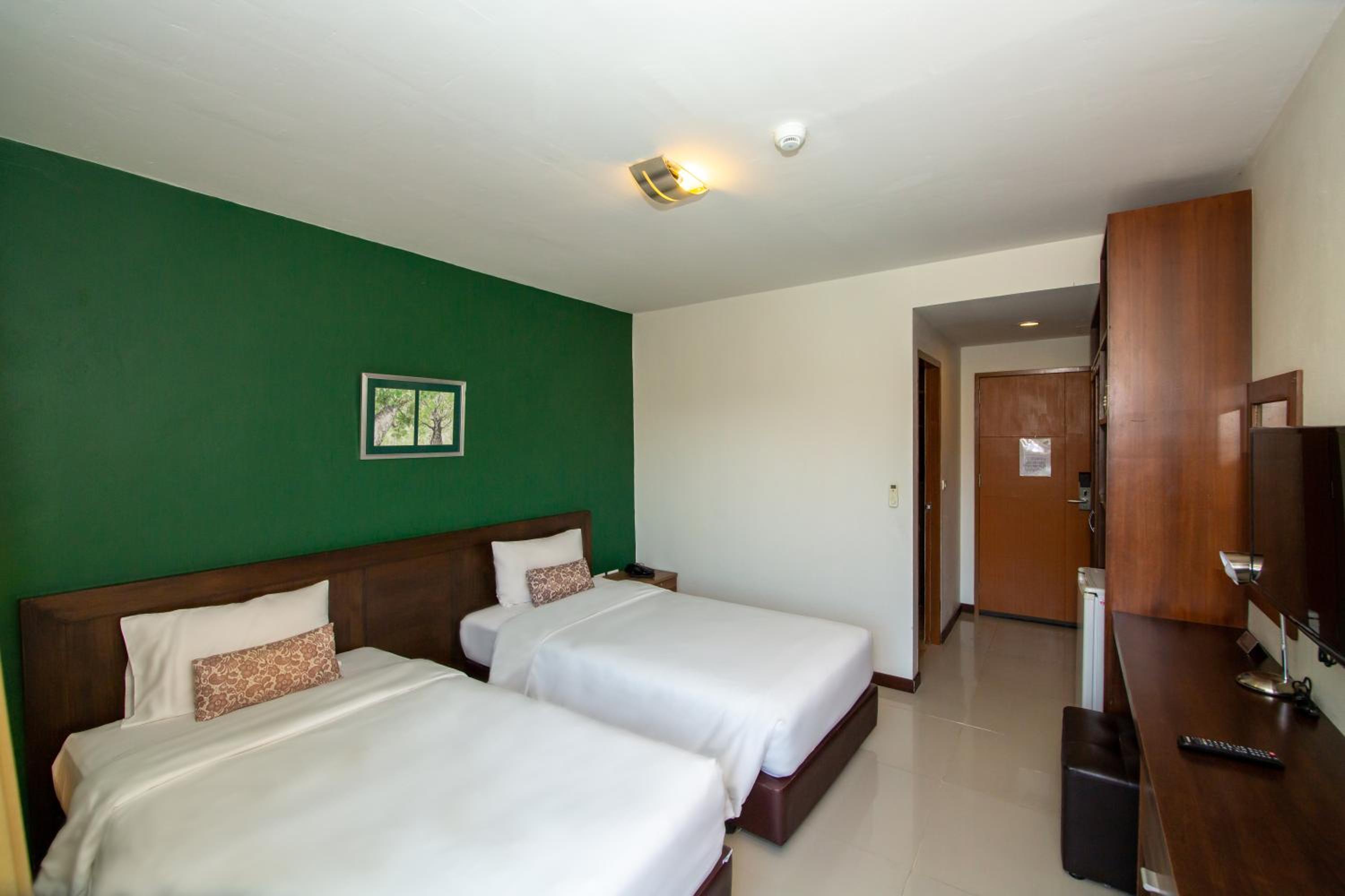 WE Valley Hotel