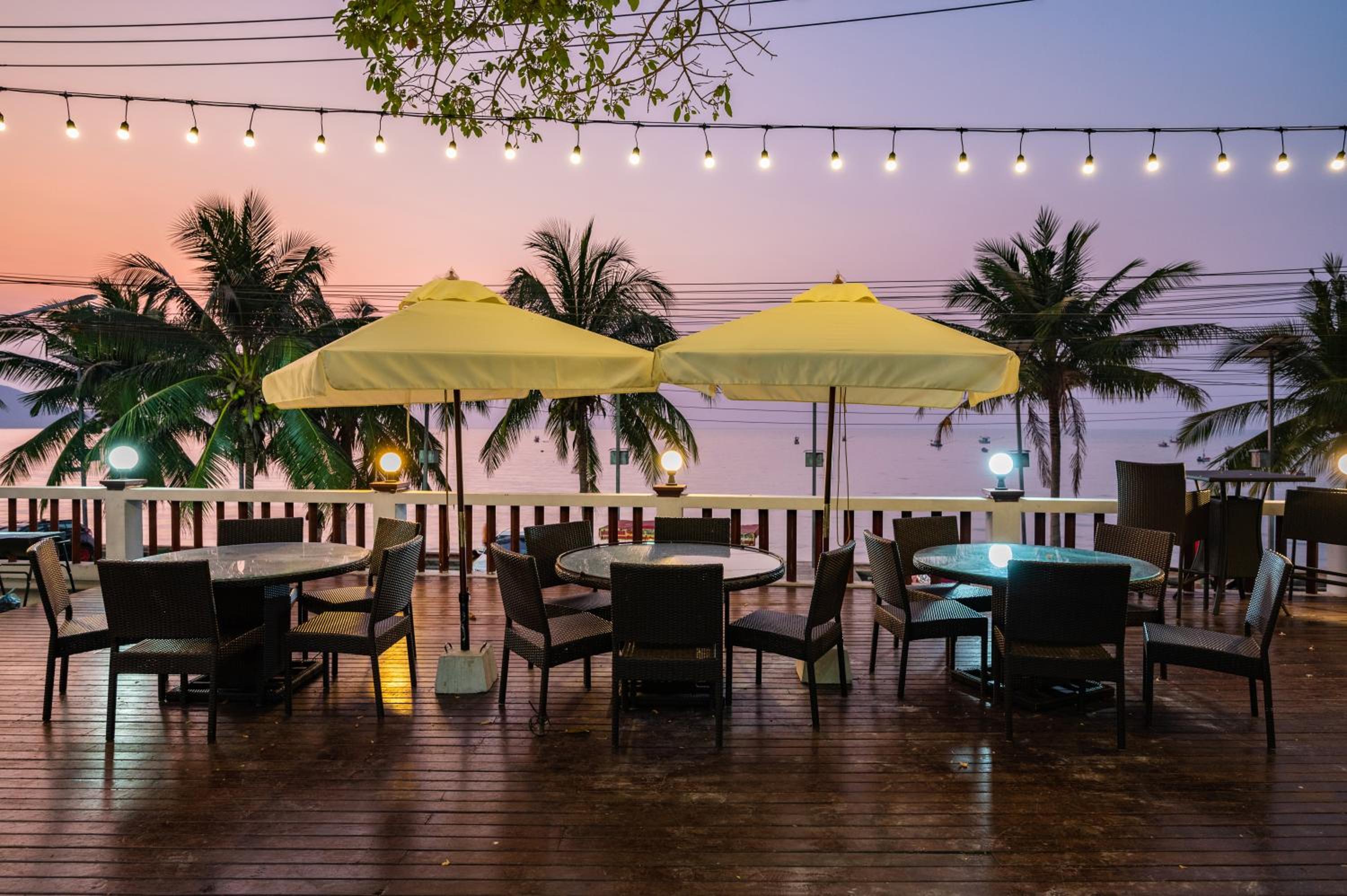 RimLay Beachfront Pool Villa, Sattahip - 19