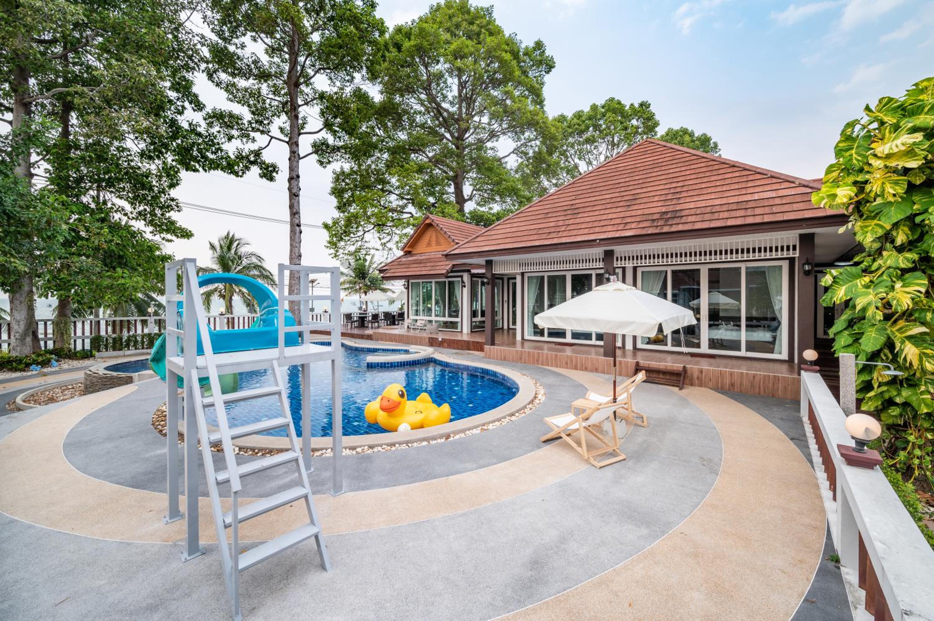 RimLay Beachfront Pool Villa, Sattahip - 21