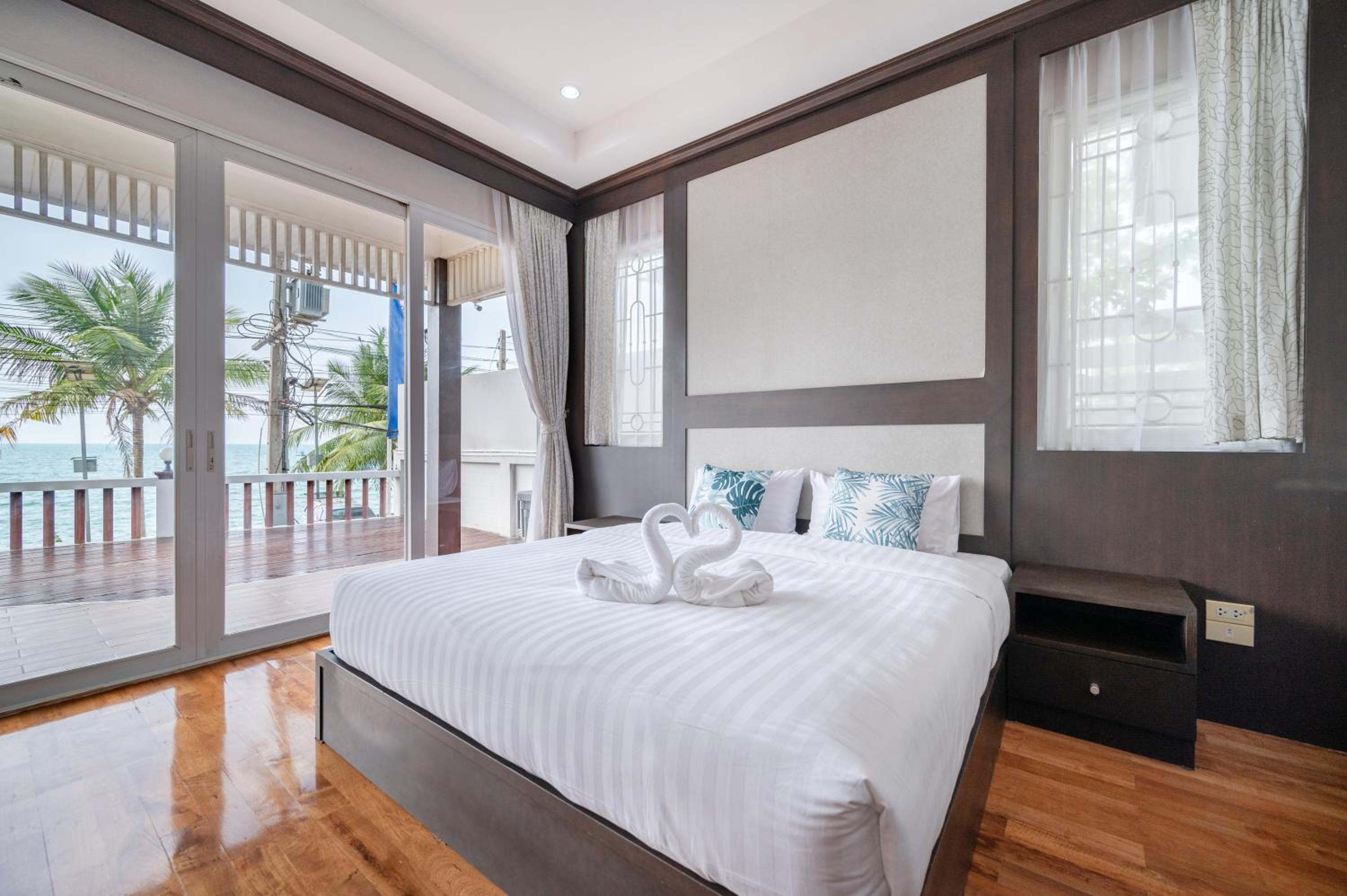 RimLay Beachfront Pool Villa, Sattahip - 22
