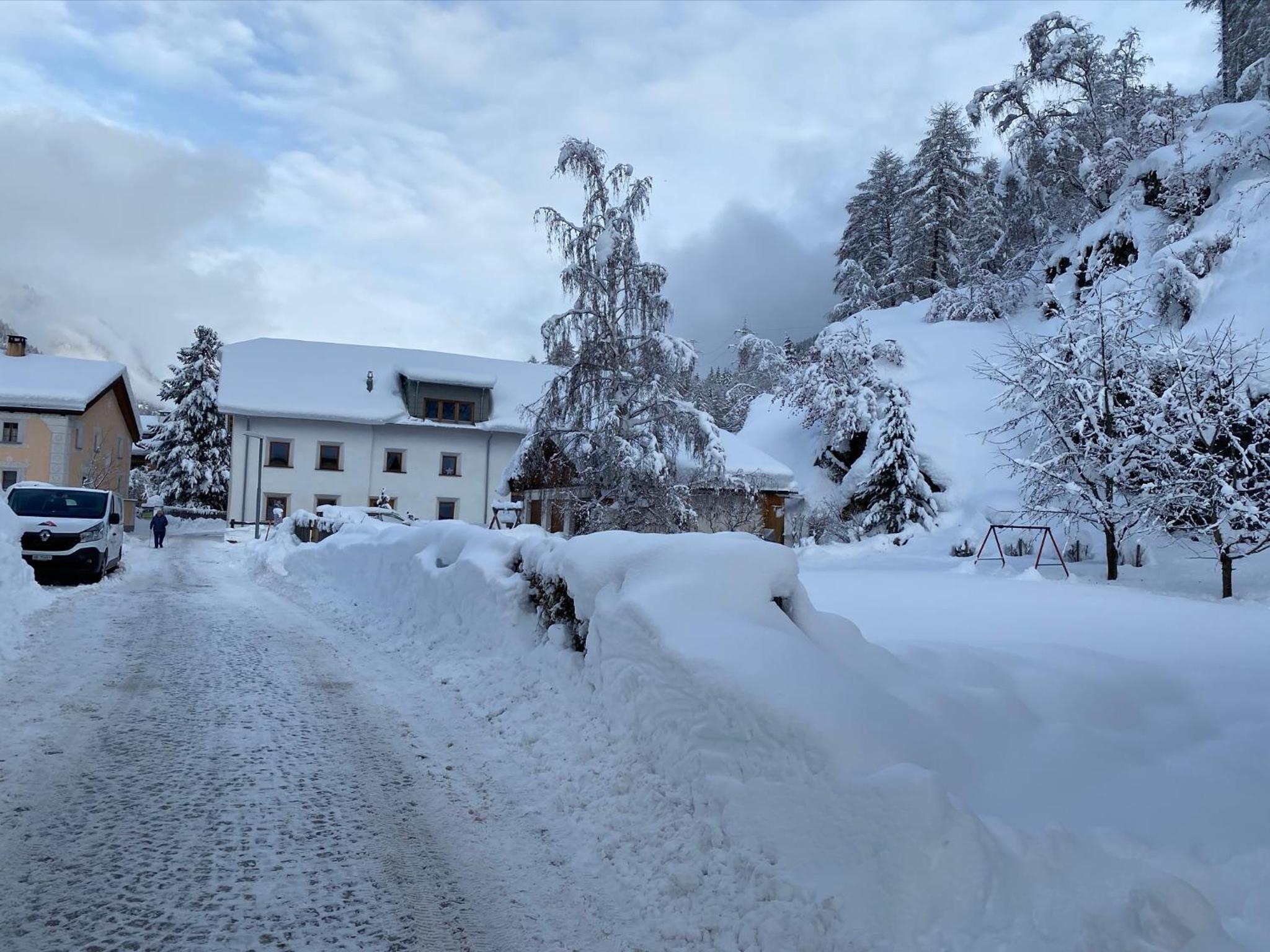 Wohnung mit Charme im Künstlerviertel in der Villa Stailamar in Susch