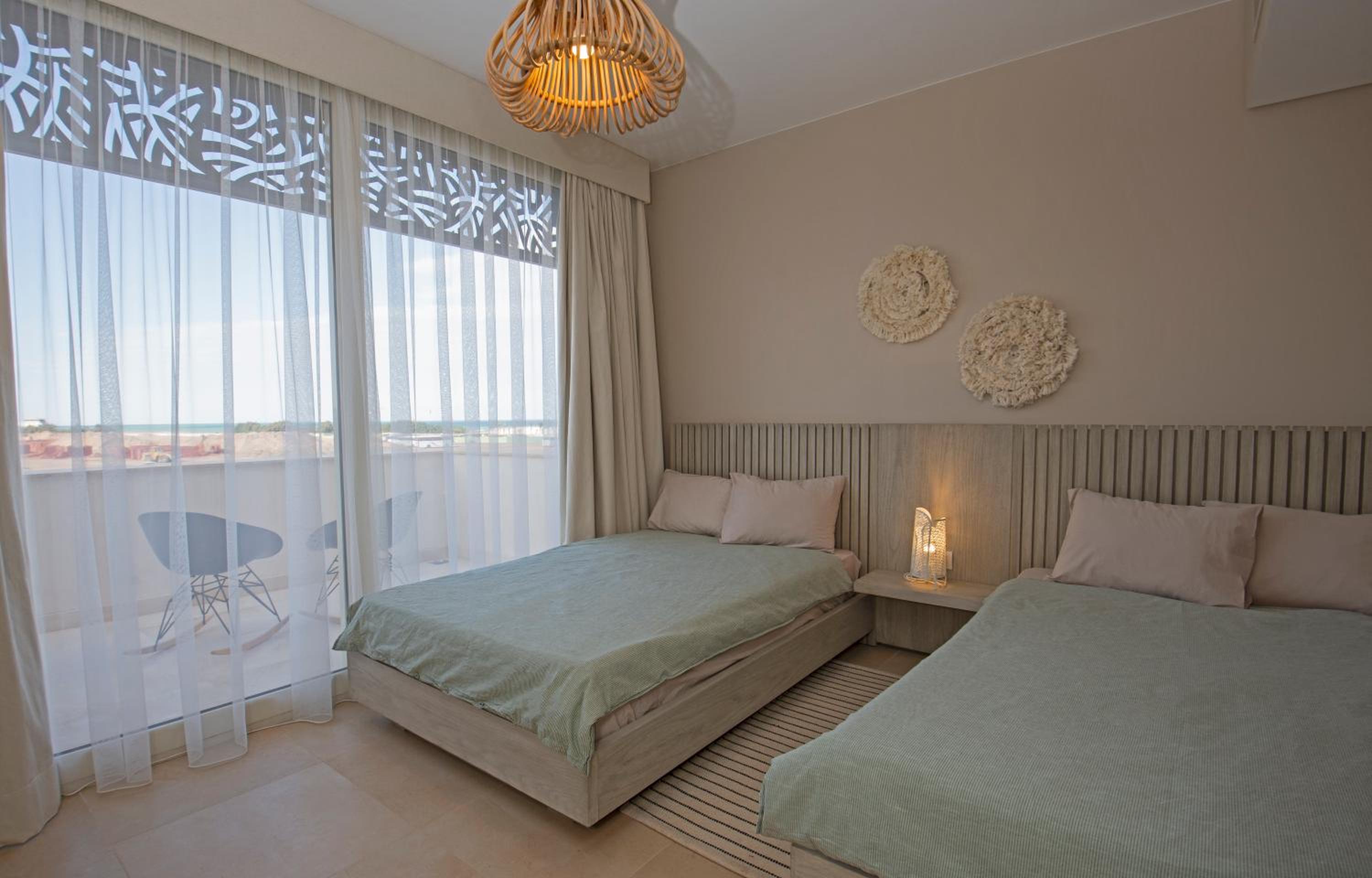 A Stunning Seaview Penthouse; 3bedrooms + nanny view 3