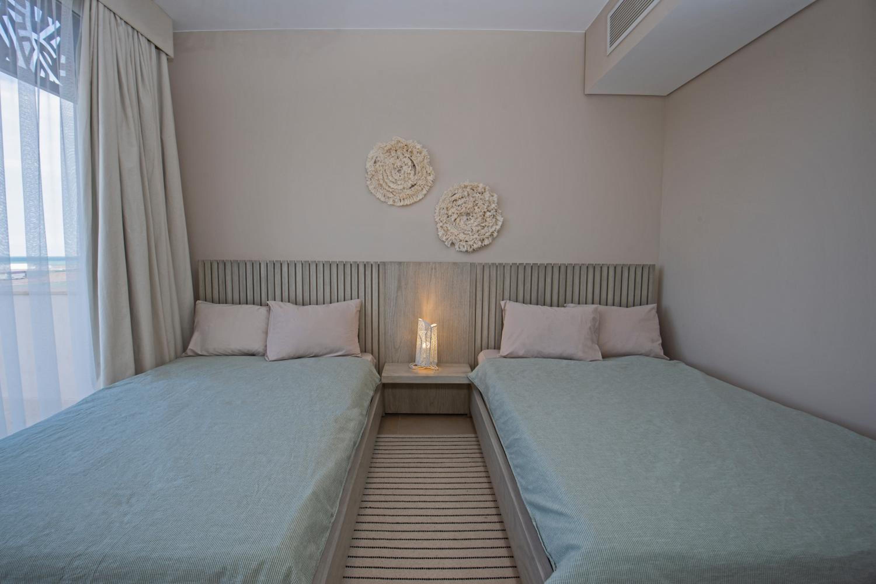 A Stunning Seaview Penthouse; 3bedrooms + nanny view 2