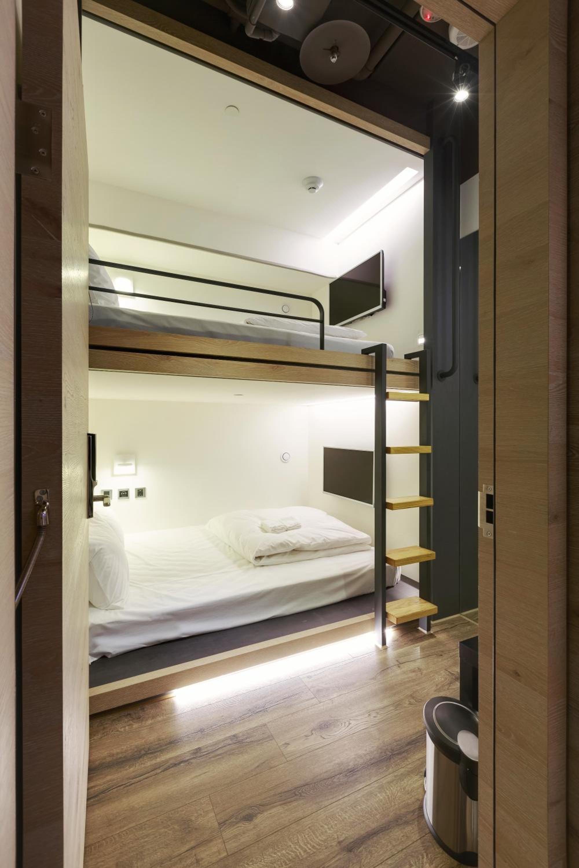 Taiwan Youth Hostel & Capsule Hotel